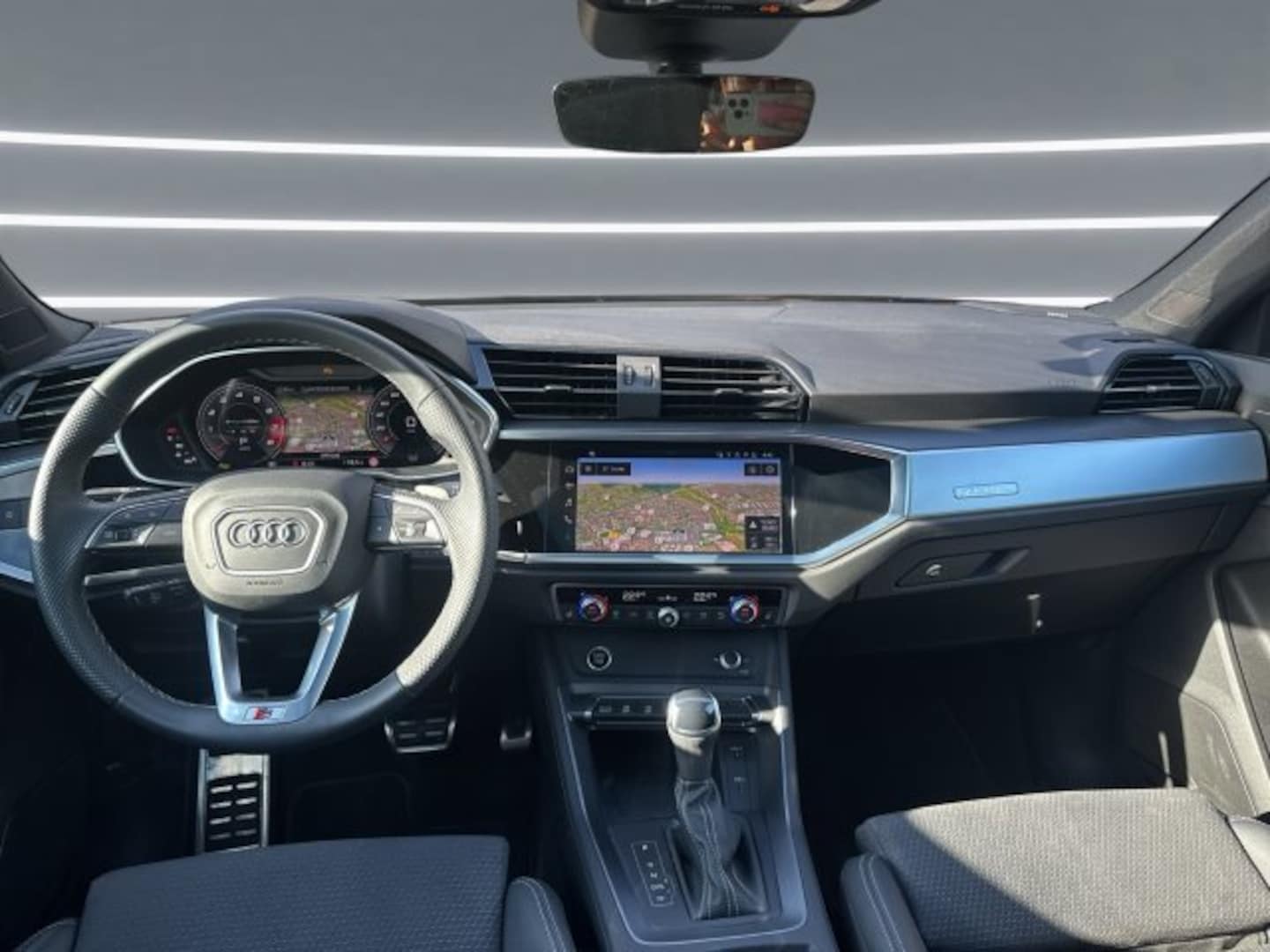 Bild über Audi Q3 Sportback S line 45 TFSI quattro S tronic - für weitere Informationen kontaktieren Sie den Audi Partner