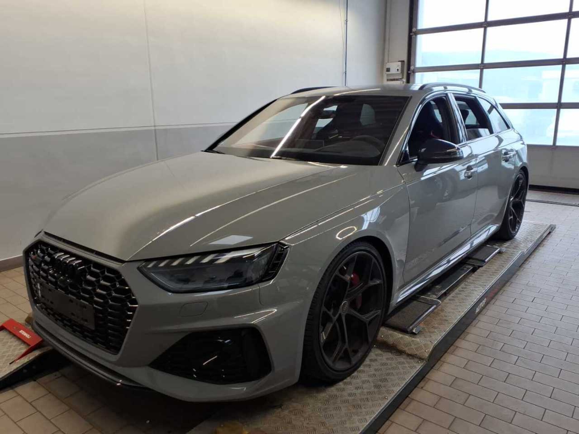 Audi RS 4 Avant