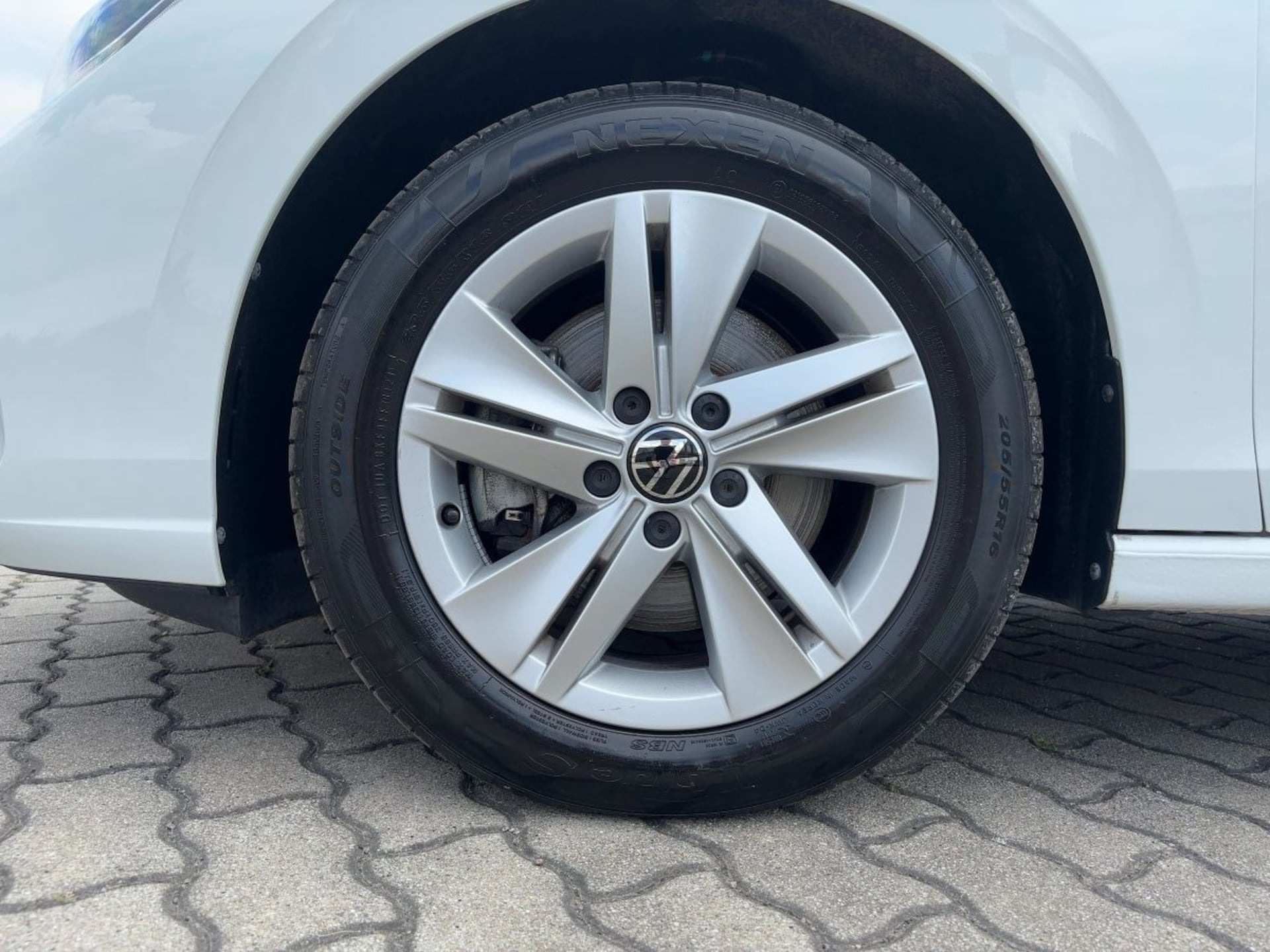 Volkswagen Golf Variant Life