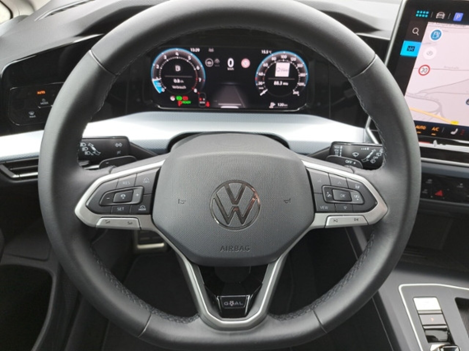 Volkswagen Golf Life