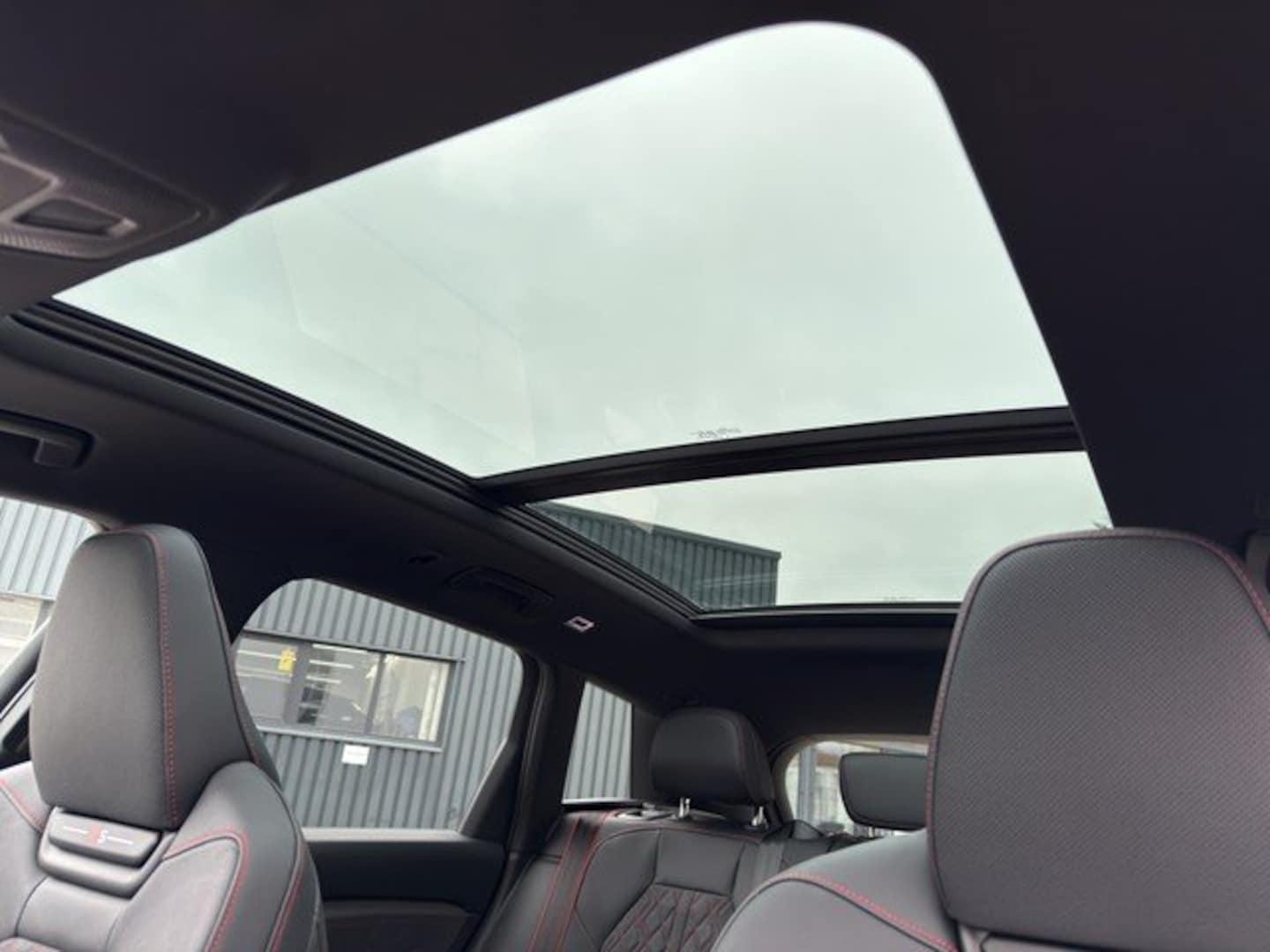 Bild über Audi Q6 SUV e-tron S line business e-tron quattro 315 kW - für weitere Informationen kontaktieren Sie den Audi Partner