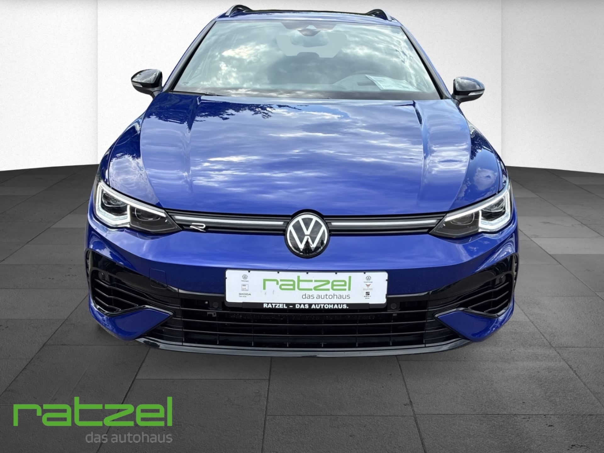 Volkswagen Golf Variant R