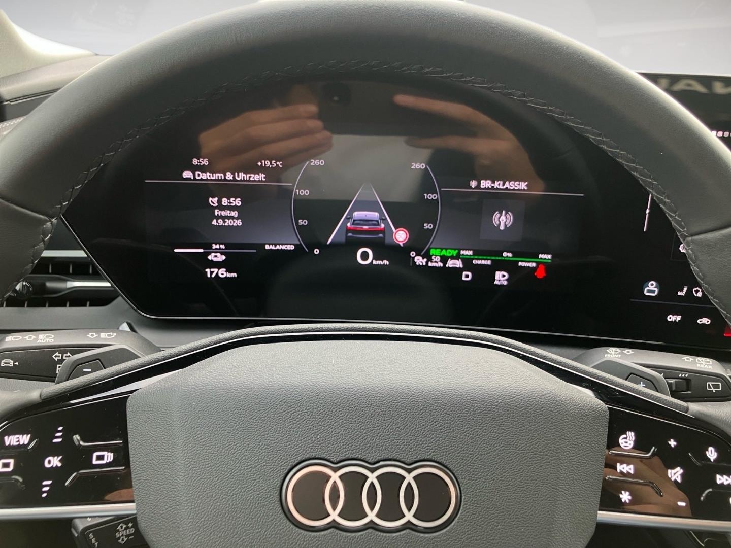 Bild über Audi Q6 SUV e-tron e-tron performance - für weitere Informationen kontaktieren Sie den Audi Partner