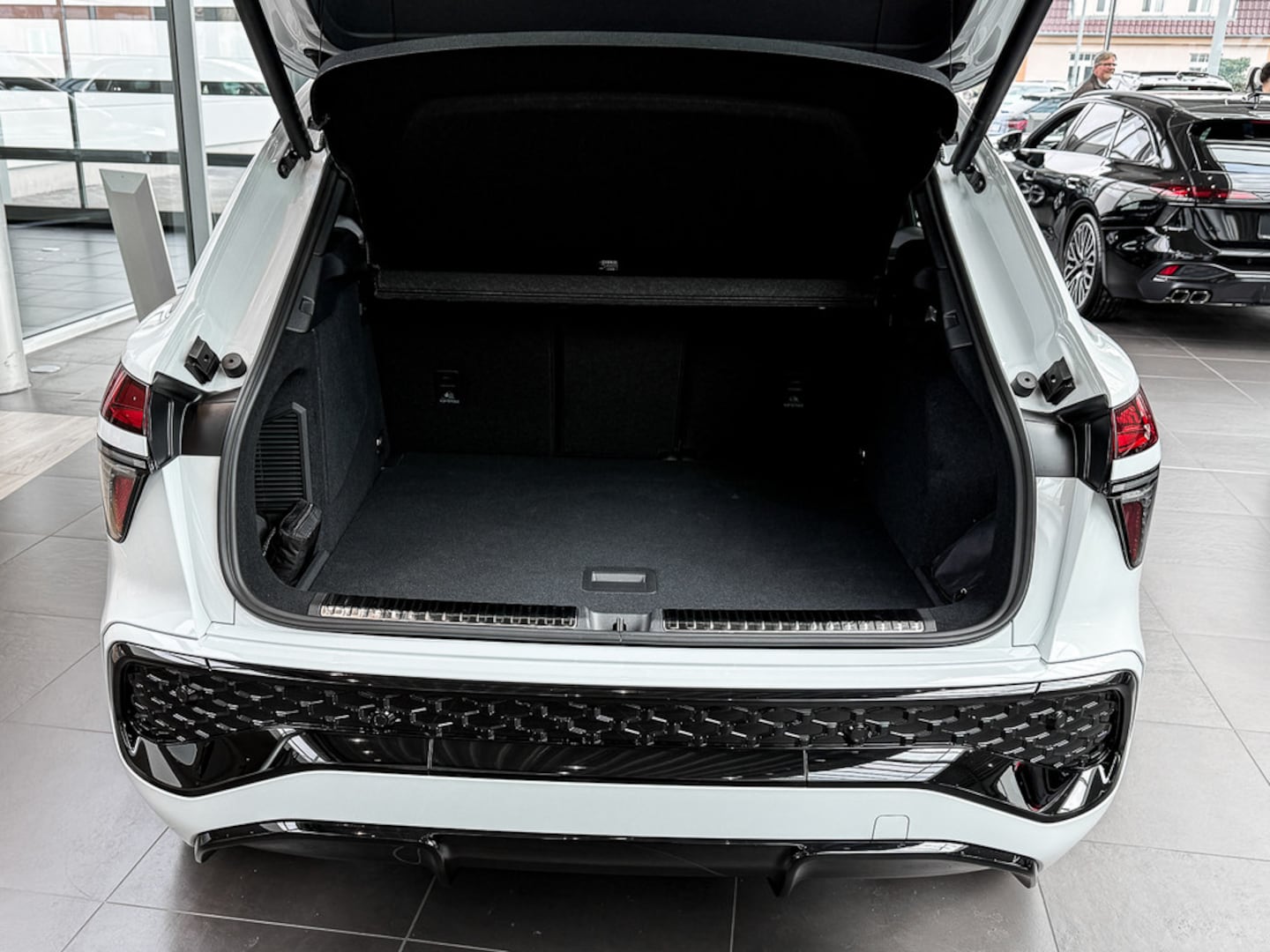 Bild über Audi Q3 SUV e-hybrid e-hybrid 200 kW S tronic - für weitere Informationen kontaktieren Sie den Audi Partner