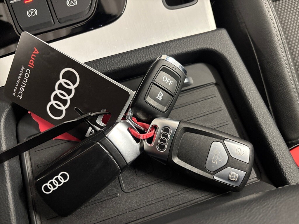 Bild som visar&nbsp;Audi Q5&nbsp;Q5 40 TDI quattro S line 204 hk S tronic - för mer information kontakta din Audi Partner