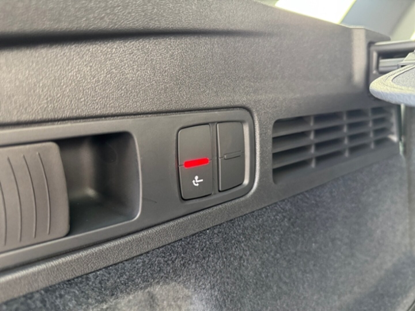 Bild über Audi Q5 SUV TDI quattro 150 kW S tronic - für weitere Informationen kontaktieren Sie den Audi Partner