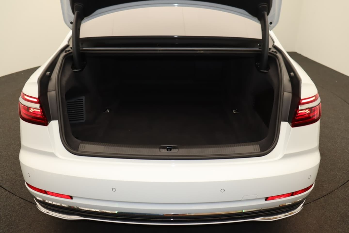 Bild über Audi A8 50 TDI quattro tiptronic - für weitere Informationen kontaktieren Sie den Audi Partner