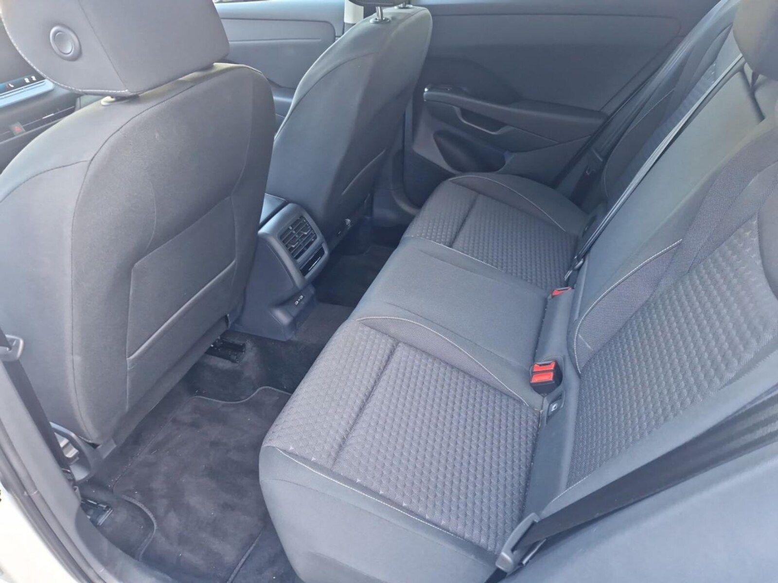 Volkswagen T-Roc – Bild 12
