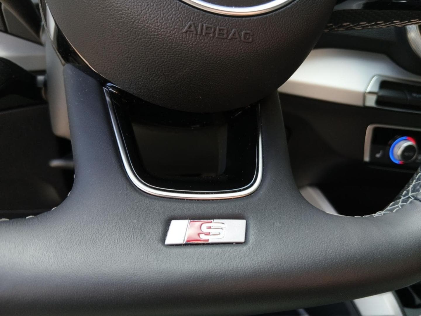 Bild über Audi Q2 advanced 35 TDI S tronic - für weitere Informationen kontaktieren Sie den Audi Partner
