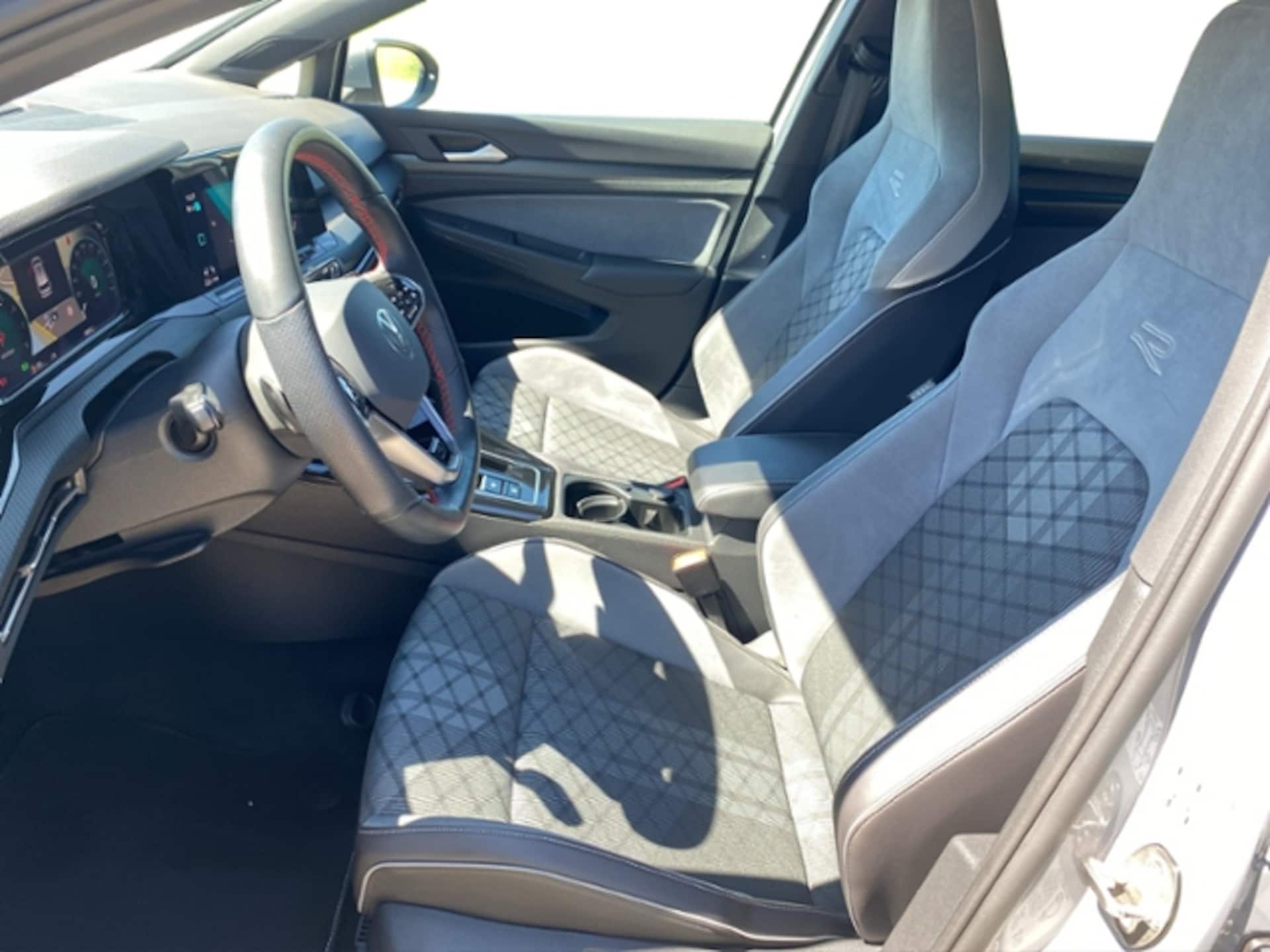 Volkswagen Golf Variant R-Line