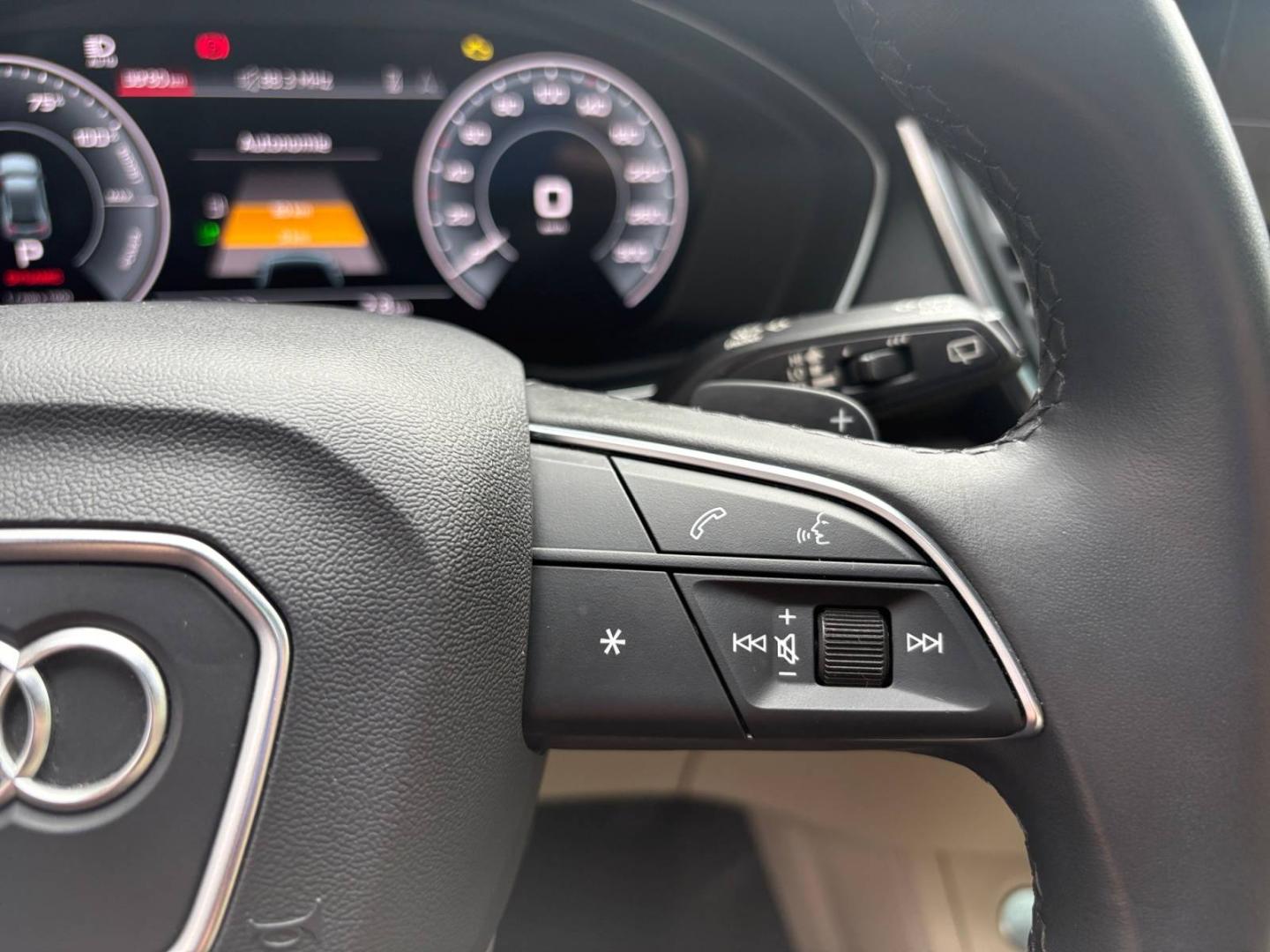 Image about Audi Q5 TFSI e Design 50 TFSI e quattro 220 kW (299 ch) S tronic