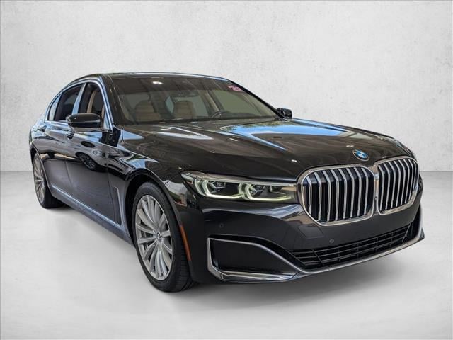 2022 BMW 740