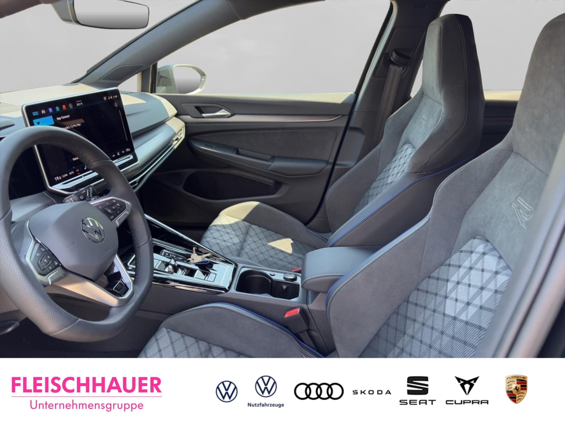 Volkswagen Golf R-Line