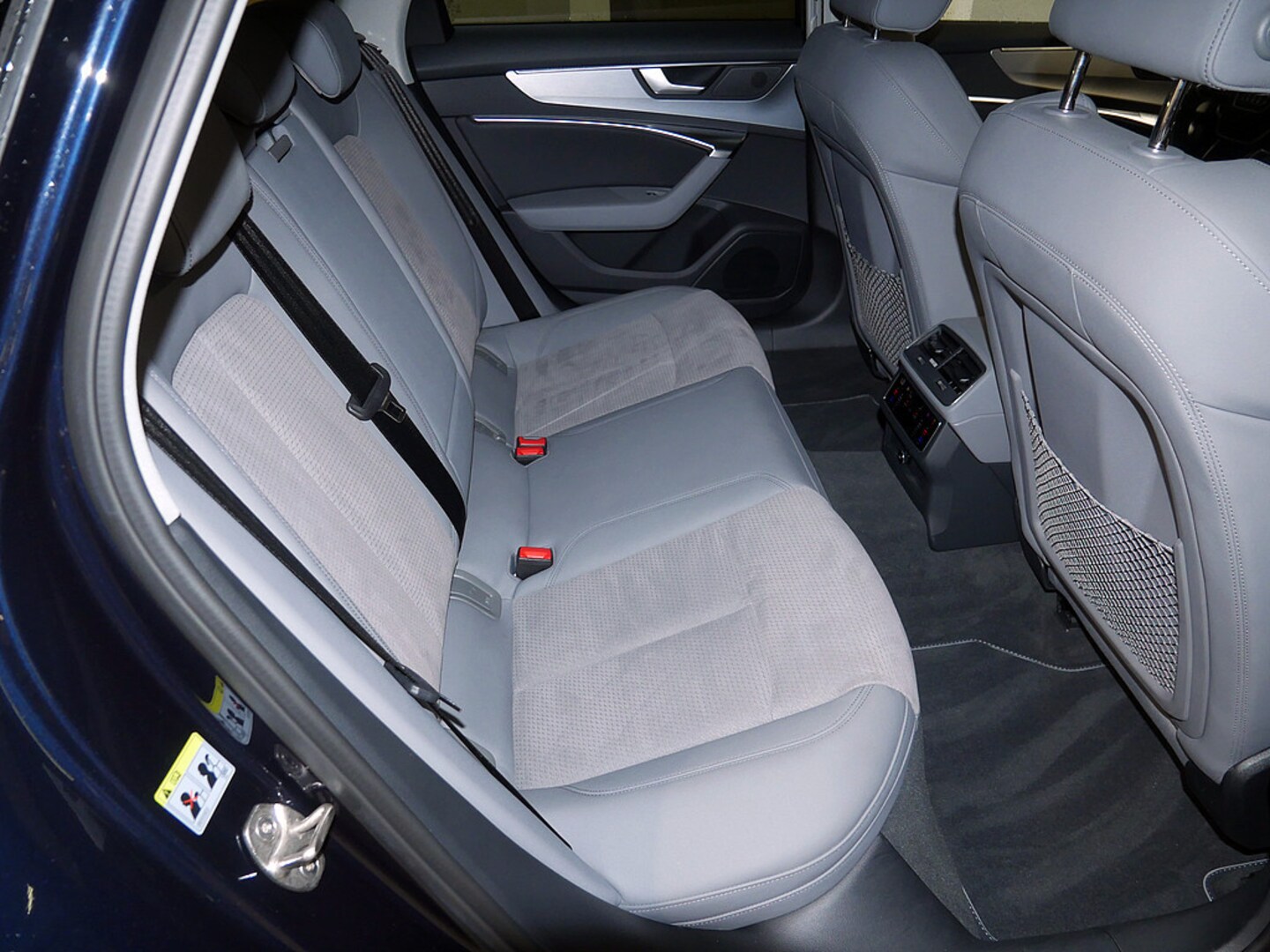 Bild über Audi S6 Avant TDI quattro tiptronic - für weitere Informationen kontaktieren Sie den Audi Partner
