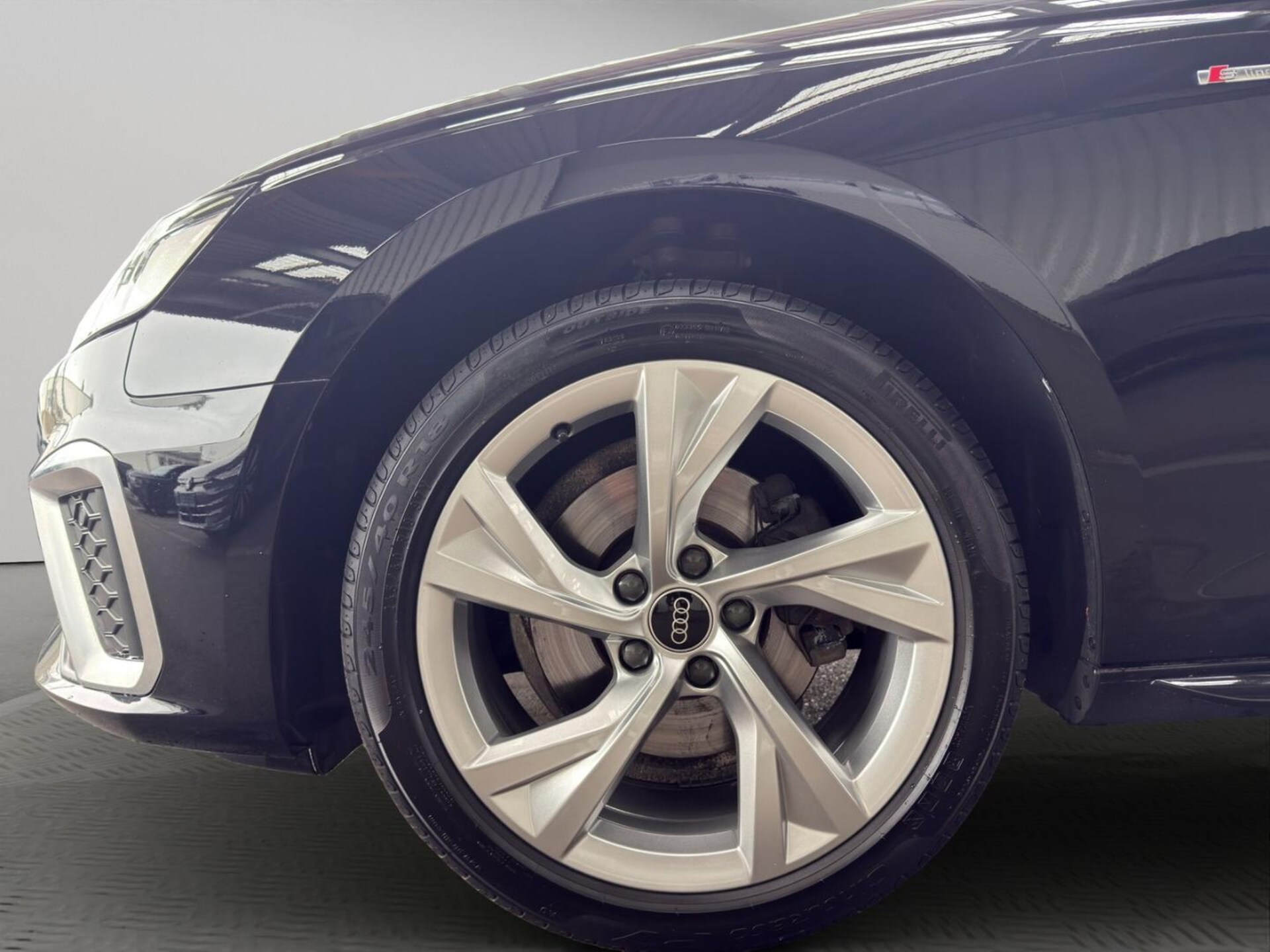 Audi A4 Avant S line