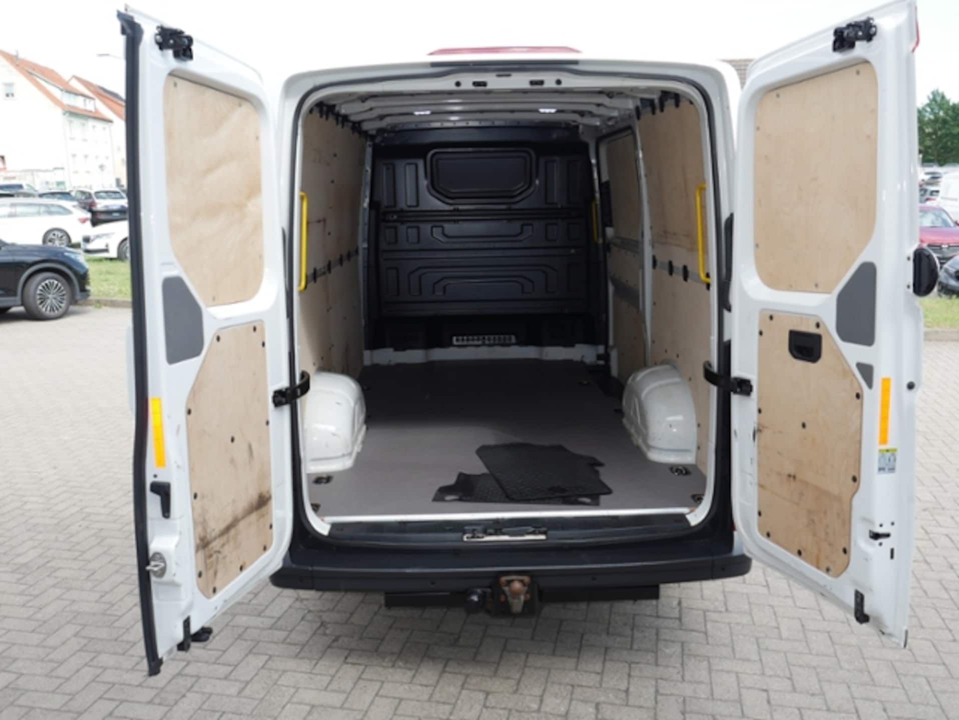 Volkswagen Crafter Kasten mittlerer Radstand