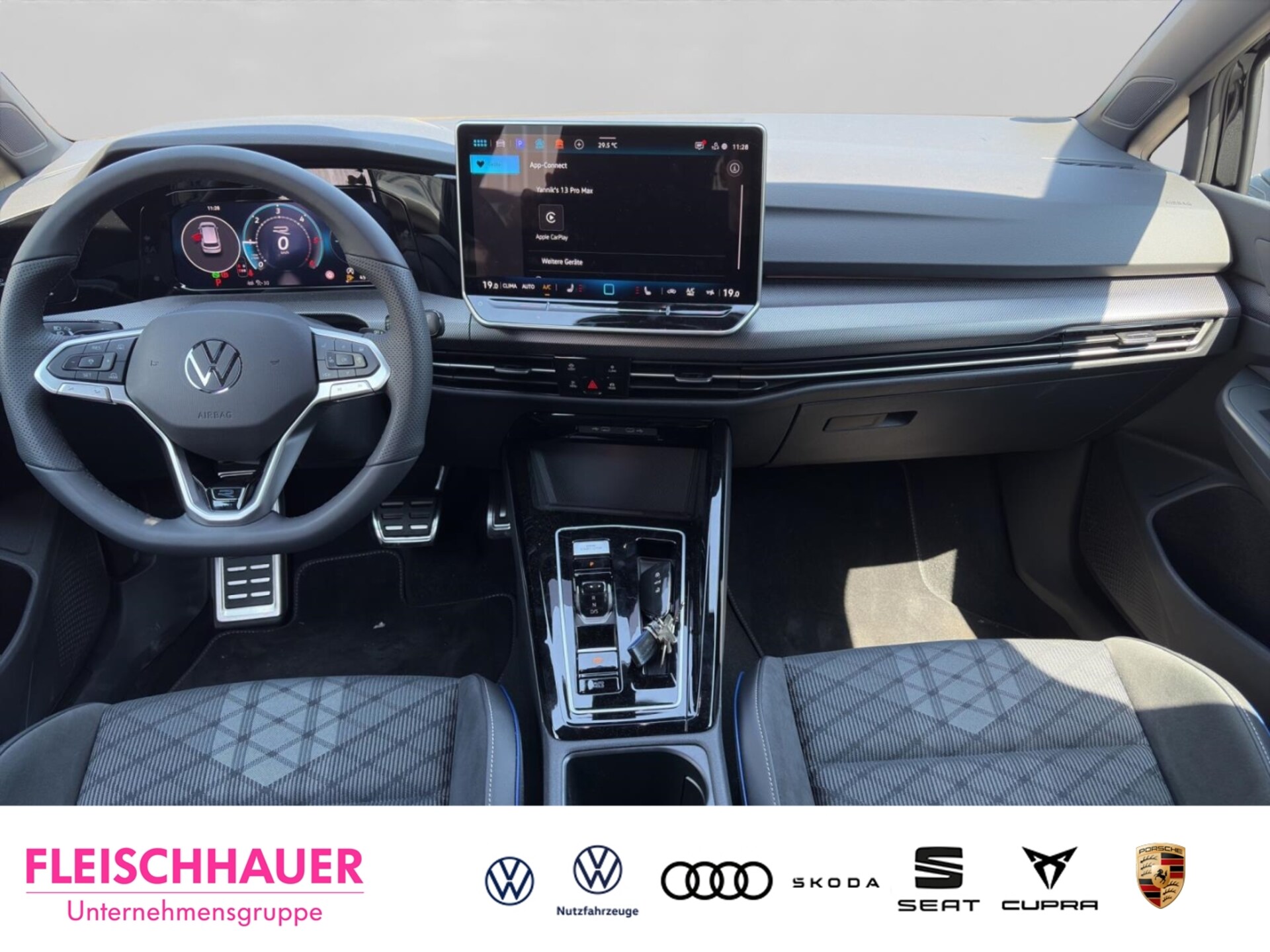 Volkswagen Golf R-Line