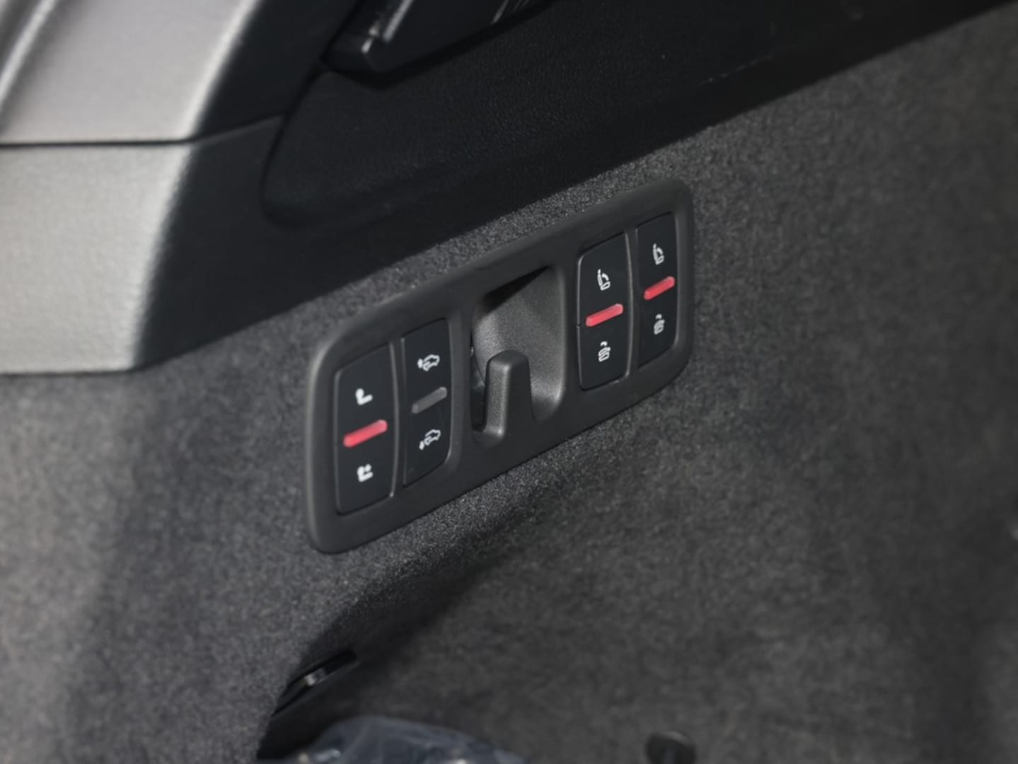 Bild über Audi Q7 SUV TDI quattro 170 kW tiptronic - für weitere Informationen kontaktieren Sie den Audi Partner