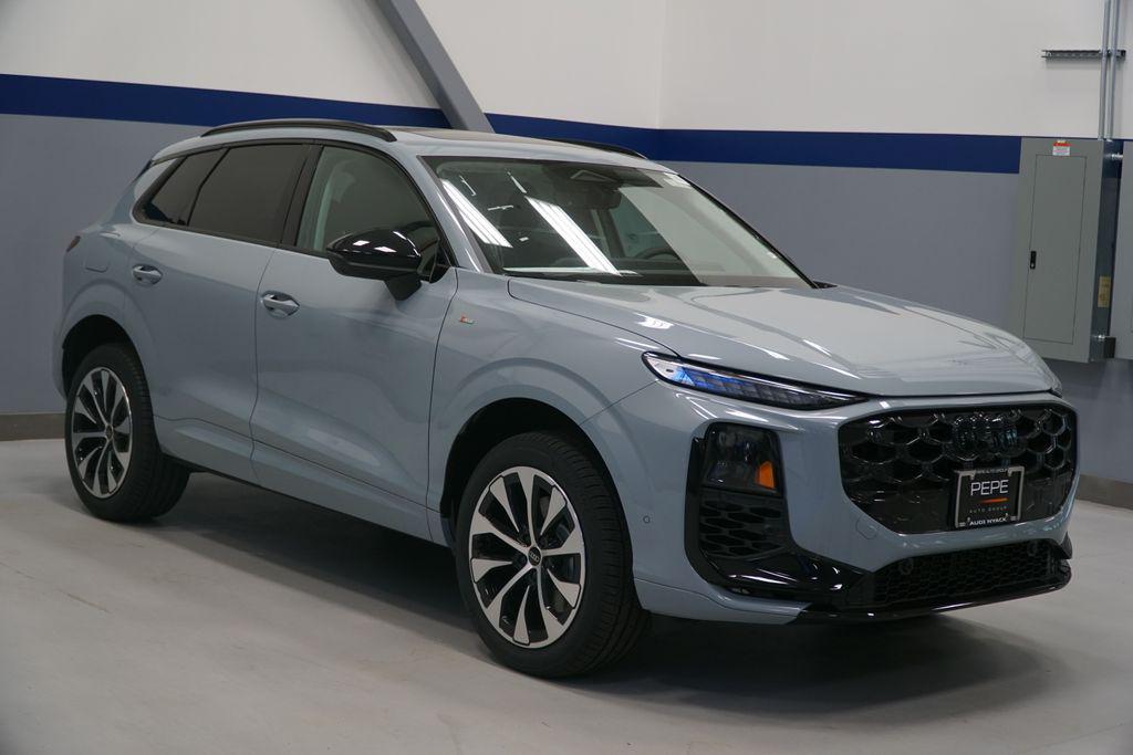 2026 Audi Q3 S line quattro's photo