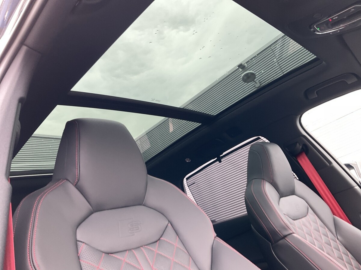 Image about Audi Q7 SUV TFSI e S line 60 TFSI e quattro tiptronic