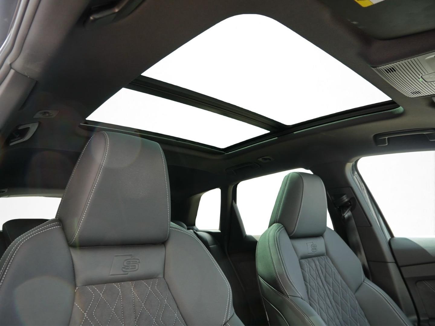 Bild über Audi Q4 SUV e-tron e-tron quattro 220 kW - für weitere Informationen kontaktieren Sie den Audi Partner