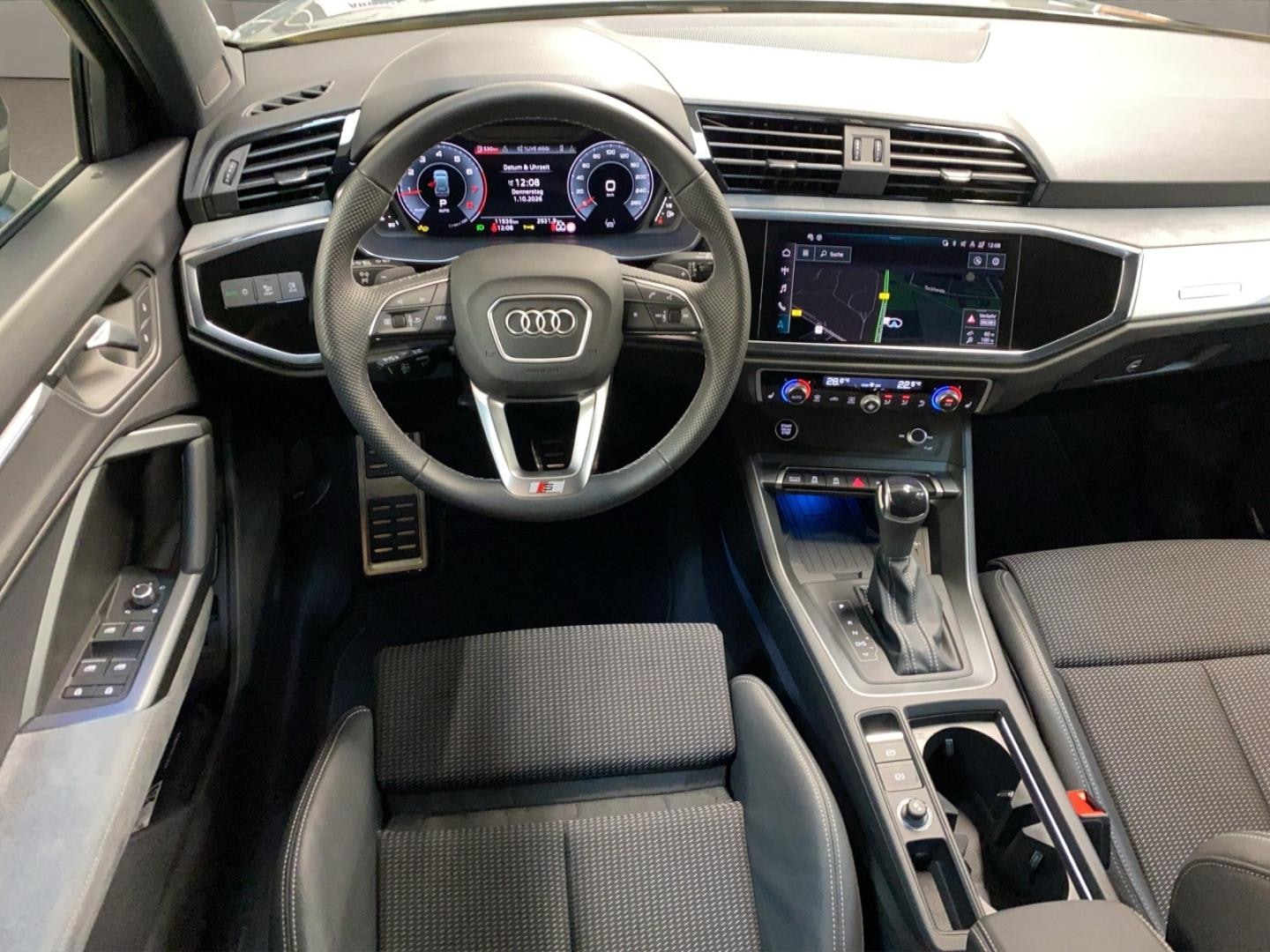 Bild über Audi Q3 TFSI quattro 140 kW S tronic - für weitere Informationen kontaktieren Sie den Audi Partner