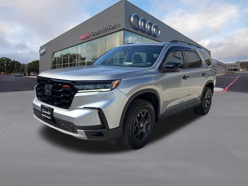 2025 Honda Pilot TrailSport AWD's photo