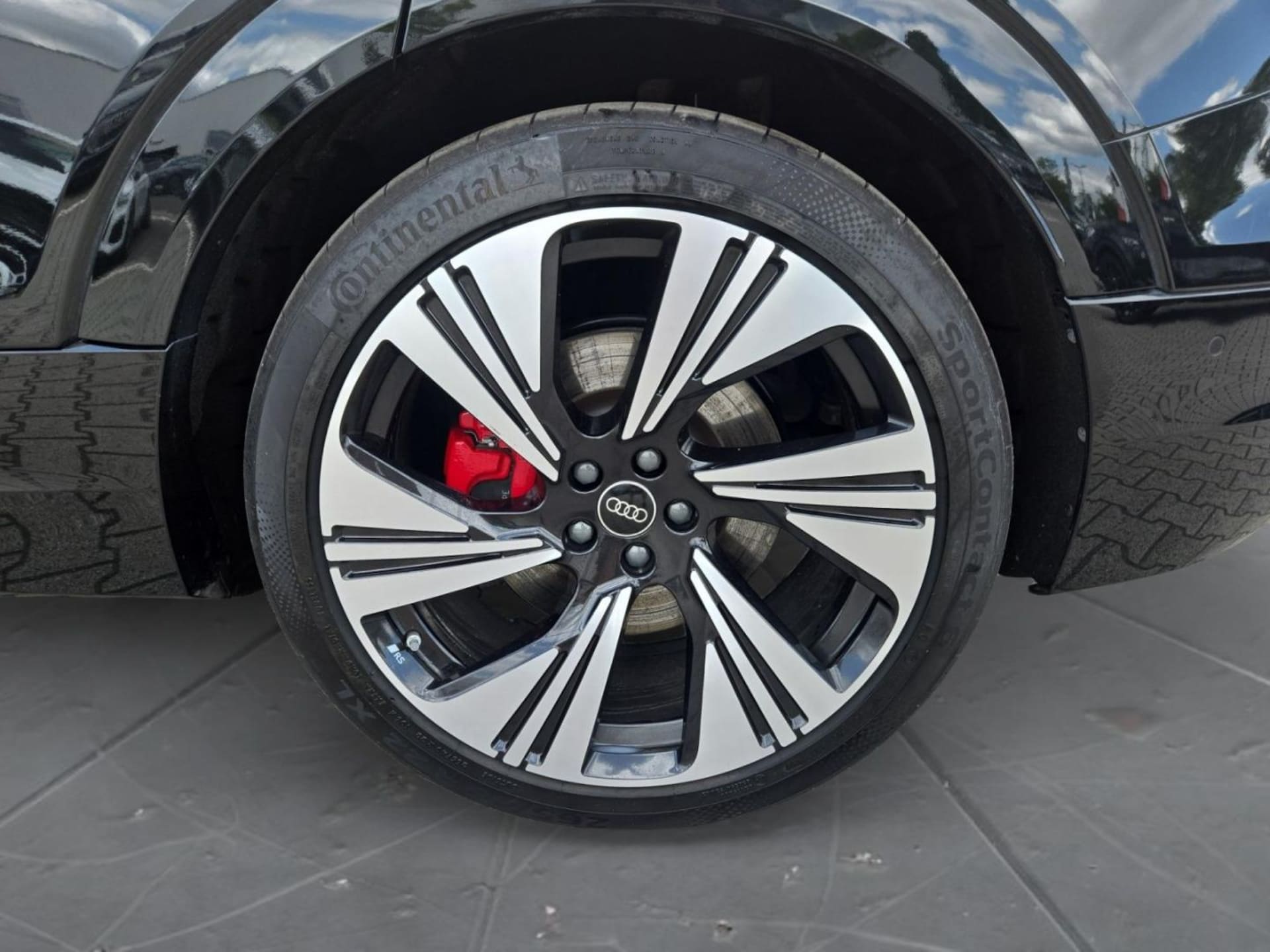 Audi Q8 e-tron S line
