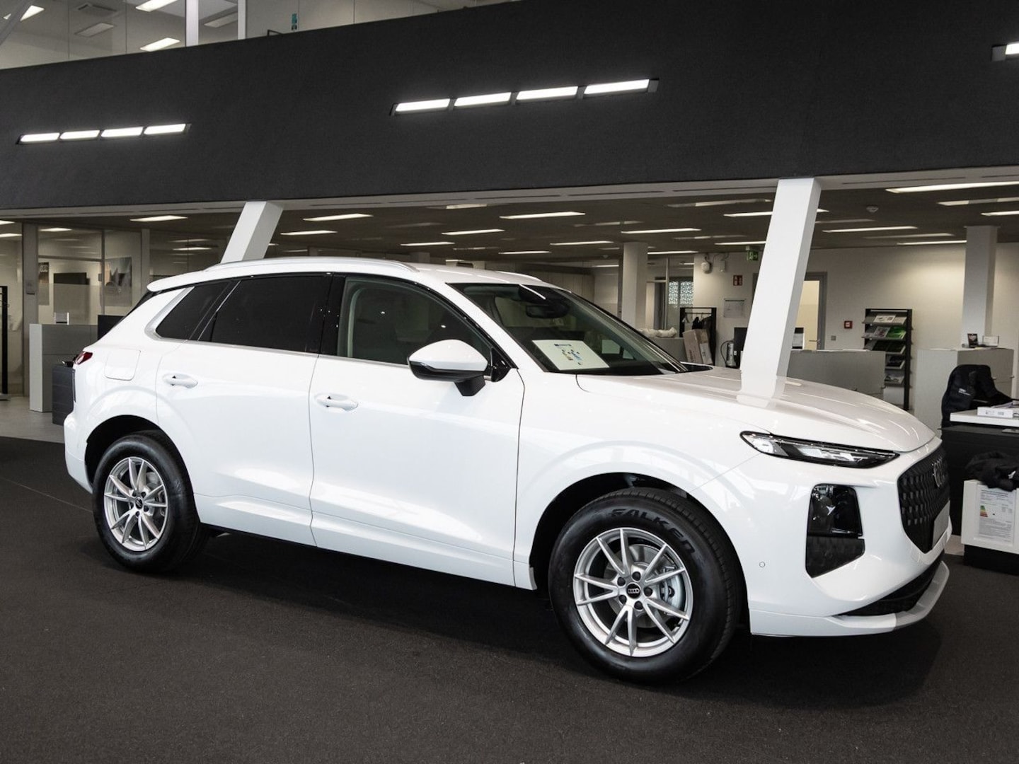 Bild über Audi Q3 SUV TFSI 110 kW S tronic - für weitere Informationen kontaktieren Sie den Audi Partner