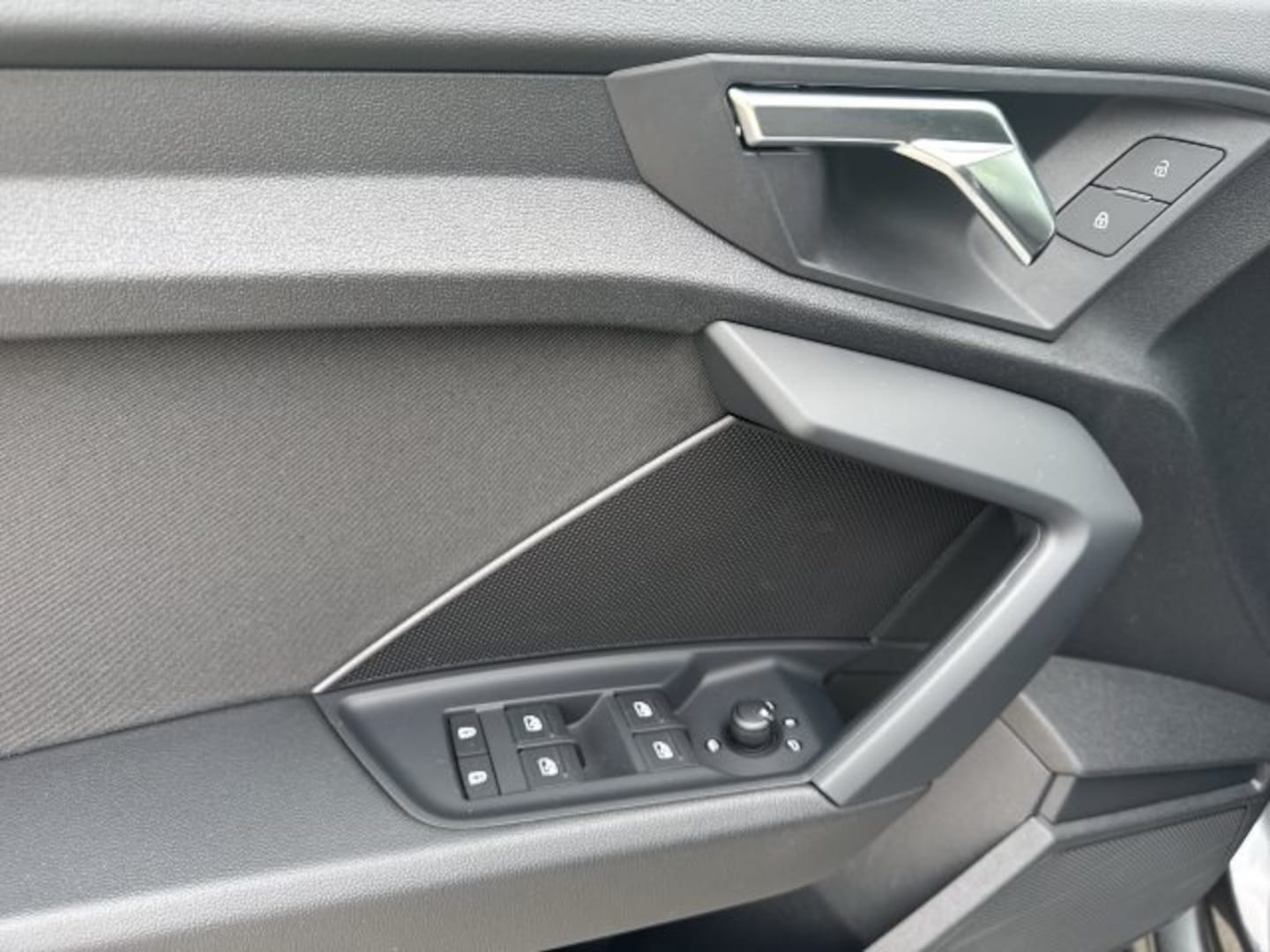 Bild über Audi A3 Sportback S line 35 TFSI S tronic - für weitere Informationen kontaktieren Sie den Audi Partner