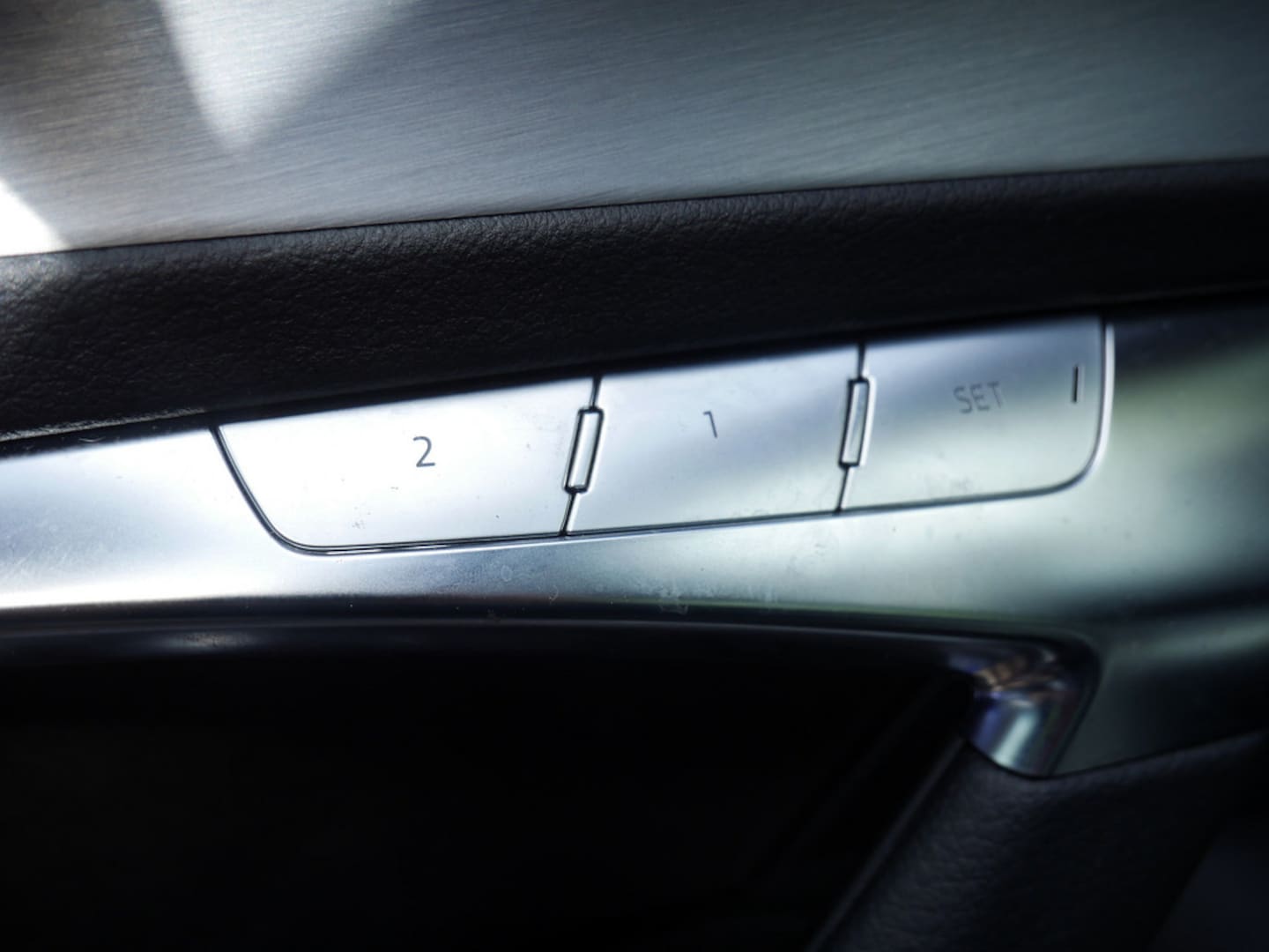 Bild über Audi S6 Avant TDI quattro tiptronic - für weitere Informationen kontaktieren Sie den Audi Partner
