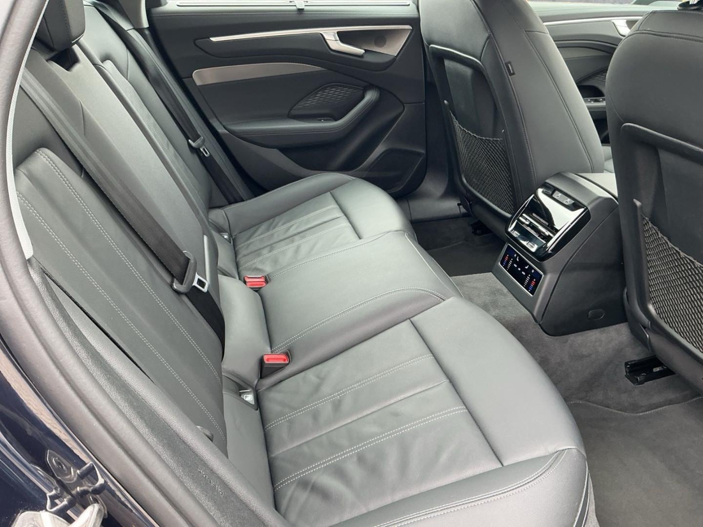 Bild über Audi A6 Avant TFSI 150 kW S tronic - für weitere Informationen kontaktieren Sie den Audi Partner