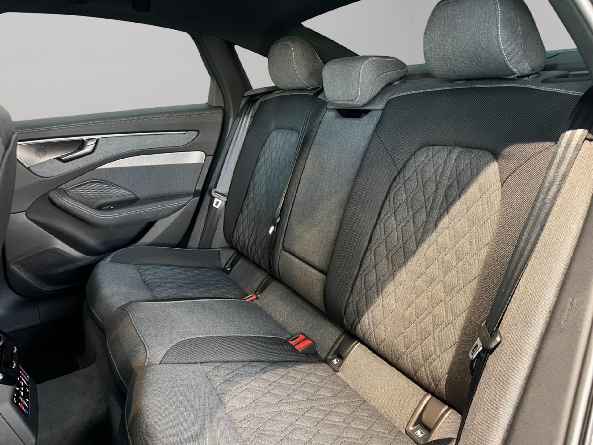 Audi A6 Limousine edition one