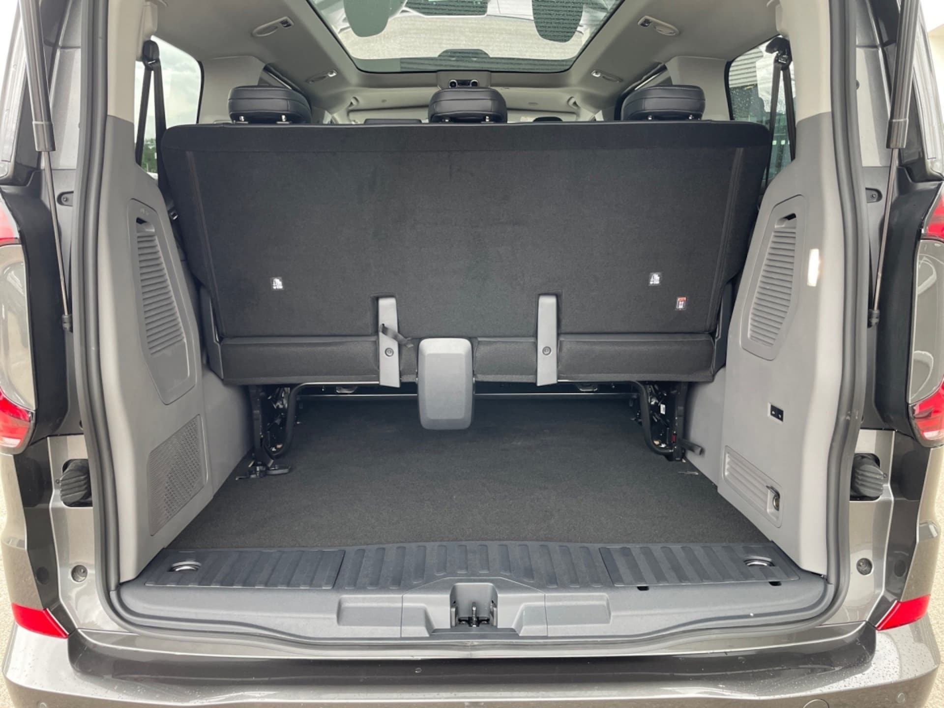 Volkswagen e-Caravelle Style