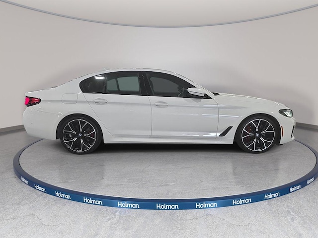 2023 BMW 530