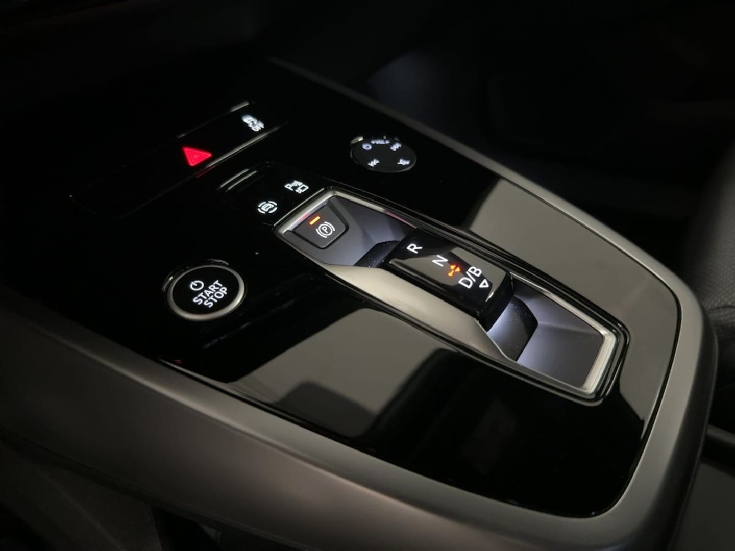 Bild über Audi Q4 e-tron 40 e-tron - für weitere Informationen kontaktieren Sie den Audi Partner
