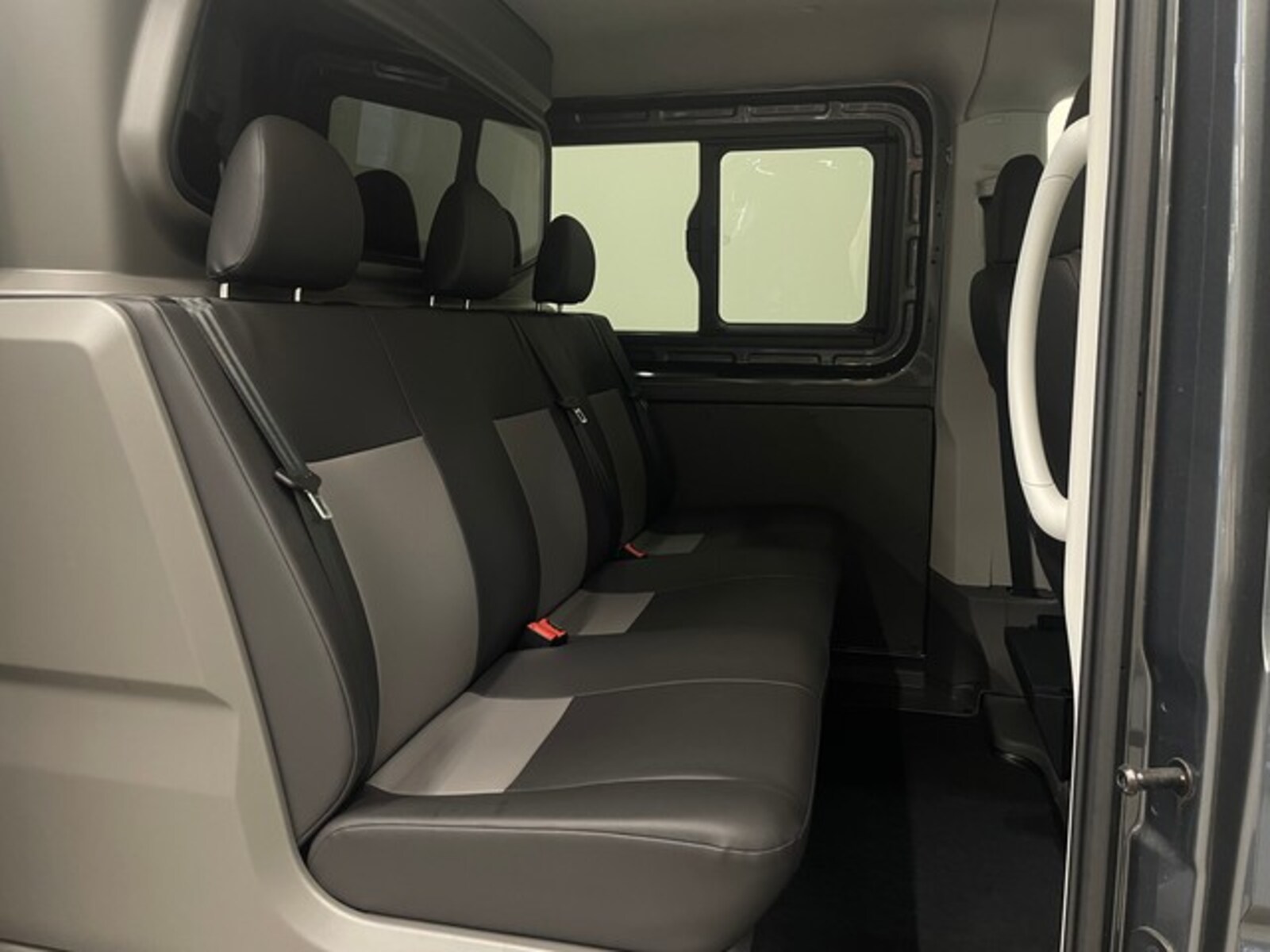 Volkswagen Crafter Kasten mittlerer Radstand – Bild 11