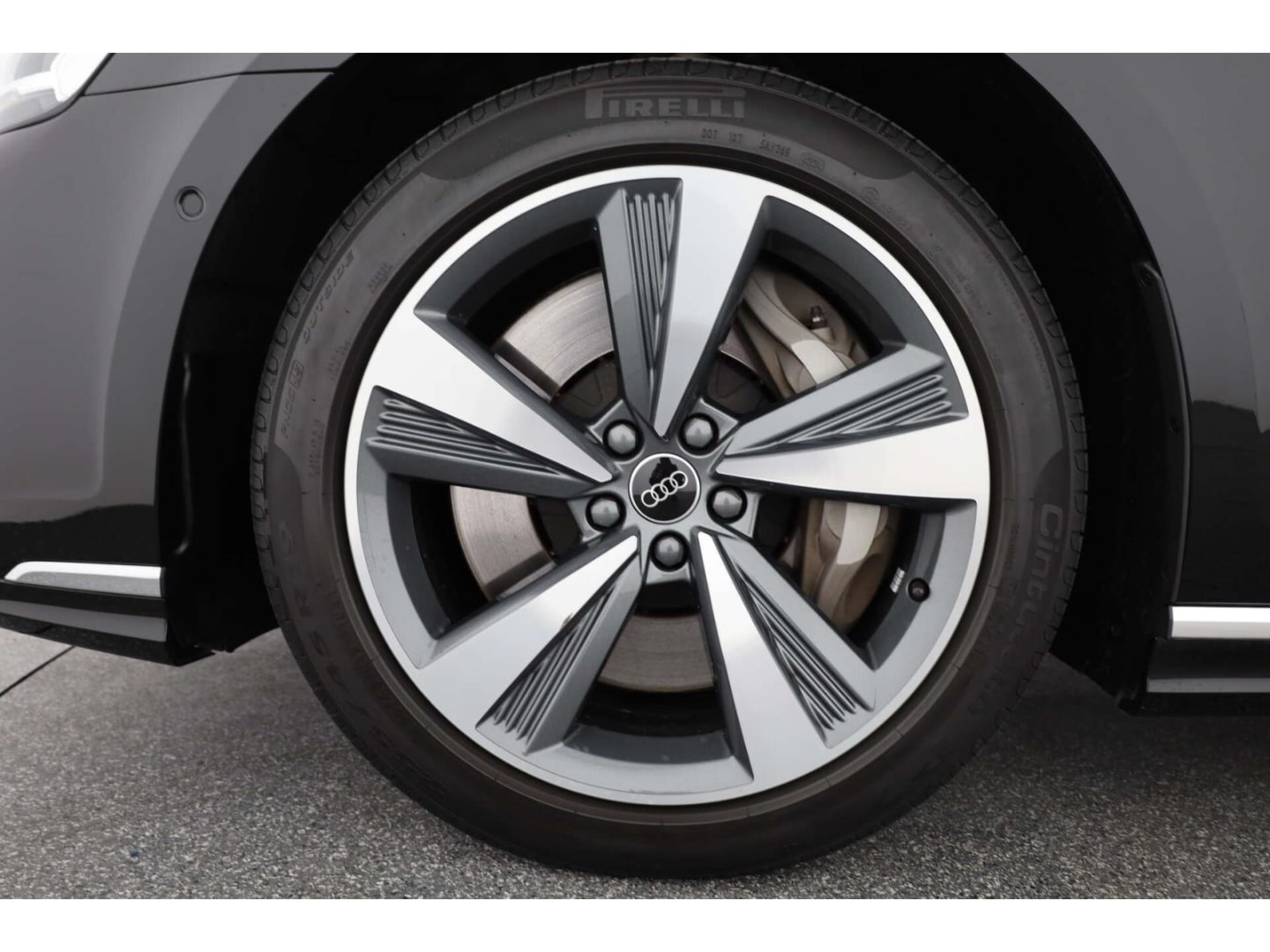 Bild über Audi A8 L TFSI e 60 TFSI e quattro tiptronic - für weitere Informationen kontaktieren Sie den Audi Partner
