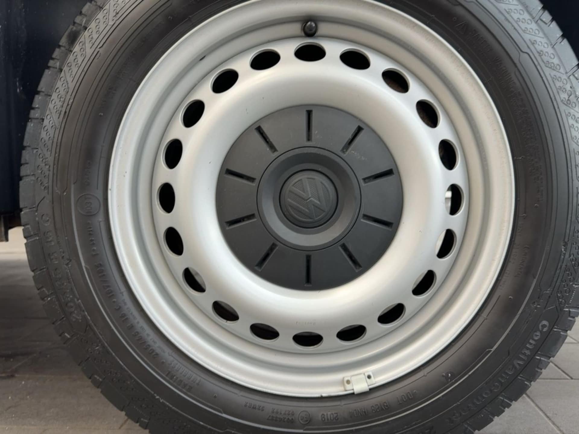 Volkswagen T6 Transporter Kombi langer Radstand