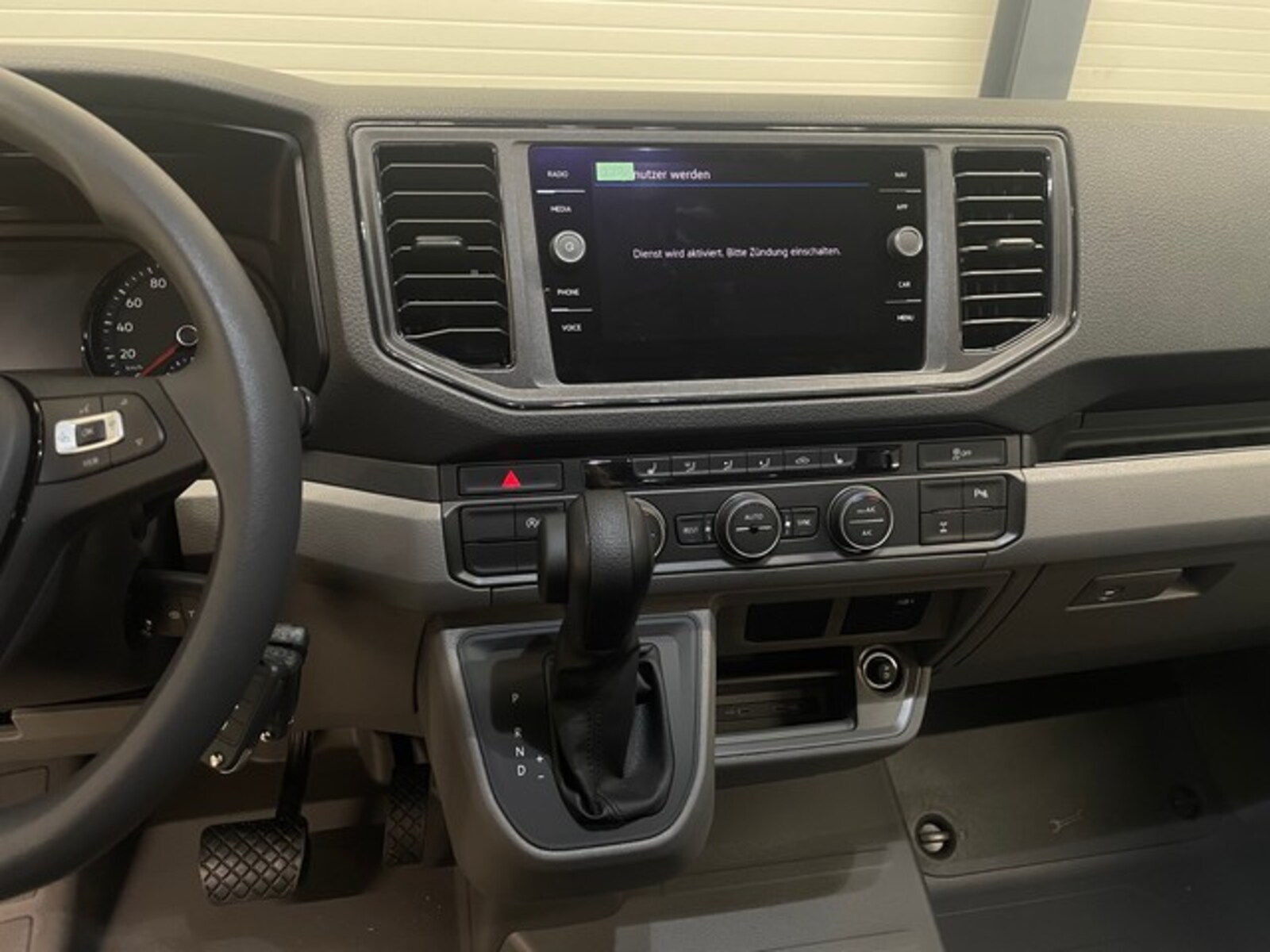 Volkswagen Crafter Kasten mittlerer Radstand – Bild 14