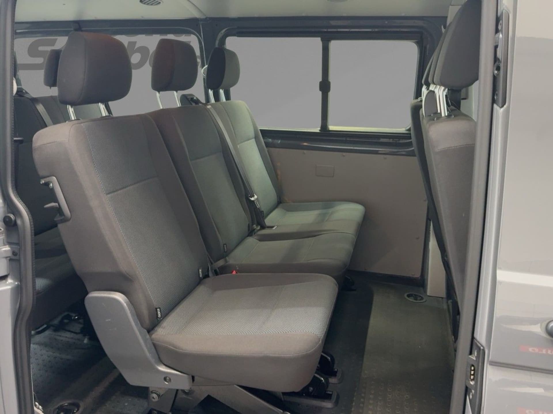 Volkswagen T6 Transporter Kombi langer Radstand