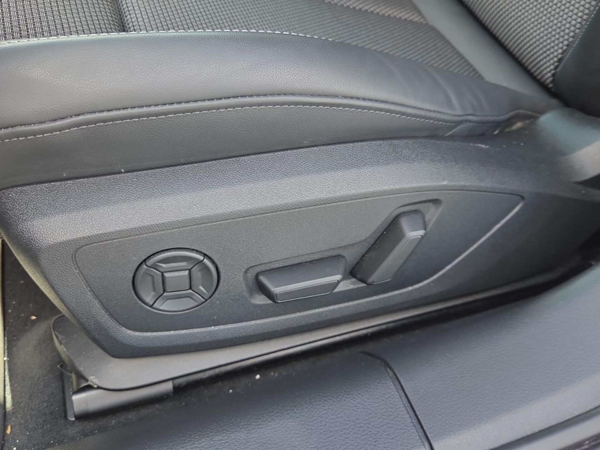 Audi A6 Avant TFSI e Design