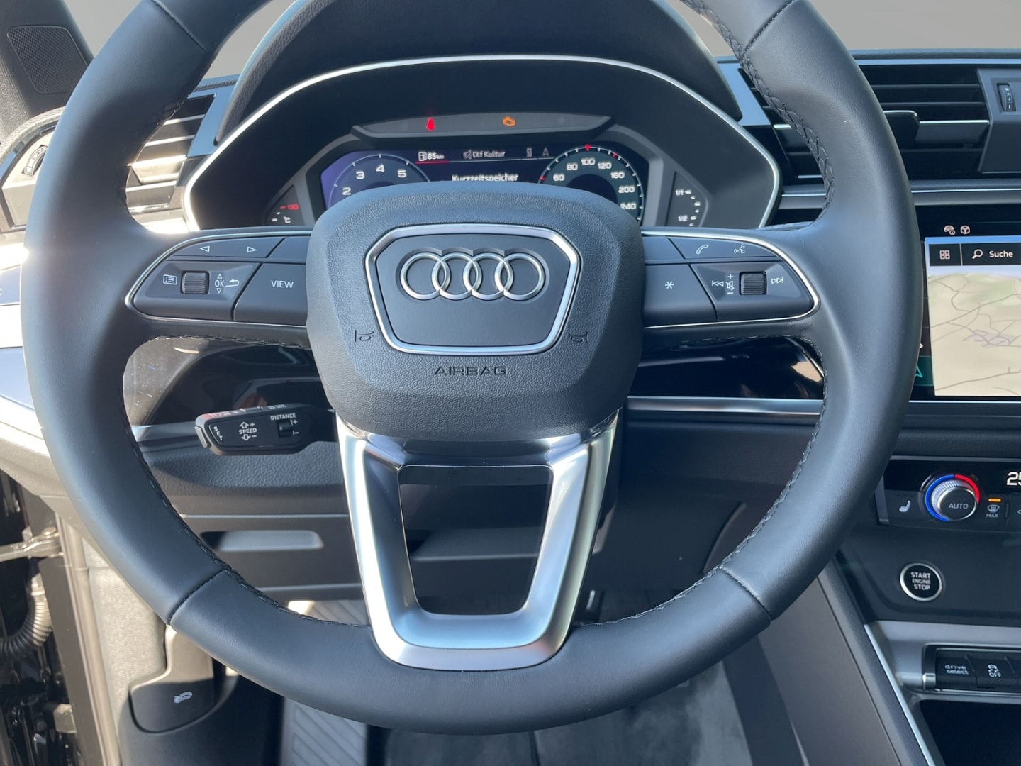 Bild über Audi Q3 TFSI 110 kW S tronic - für weitere Informationen kontaktieren Sie den Audi Partner