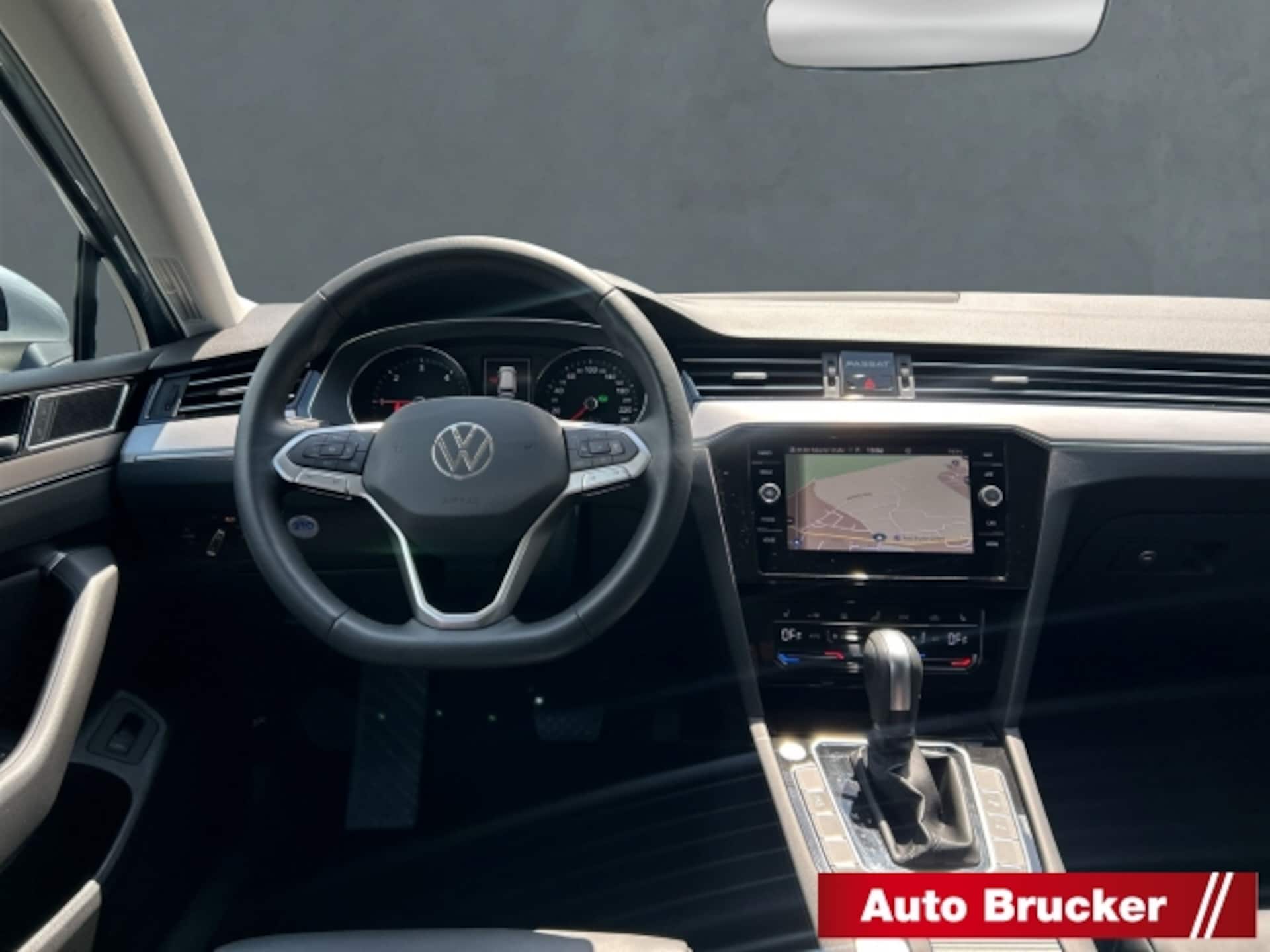 Volkswagen Passat Elegance