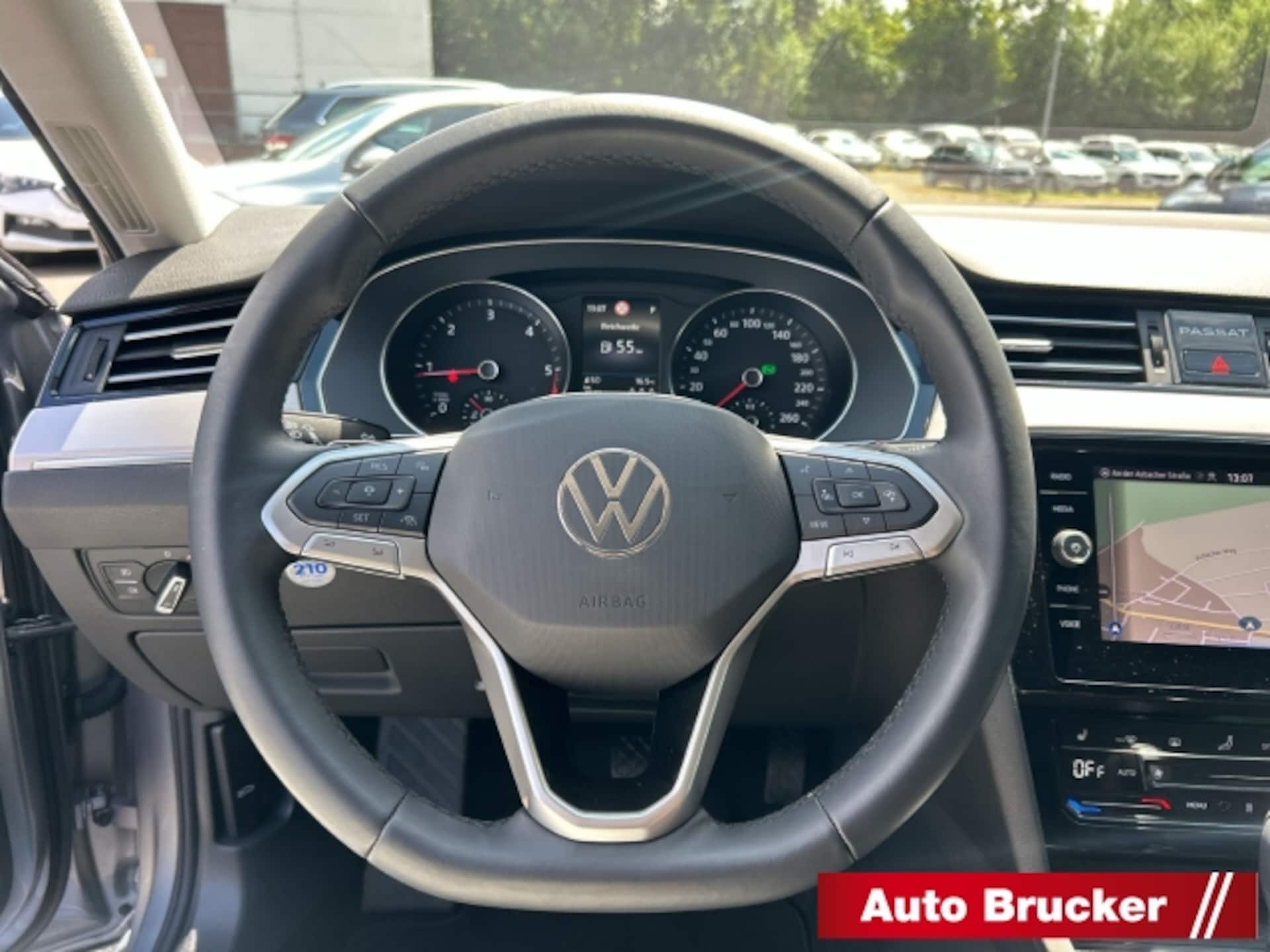 Volkswagen Passat Elegance