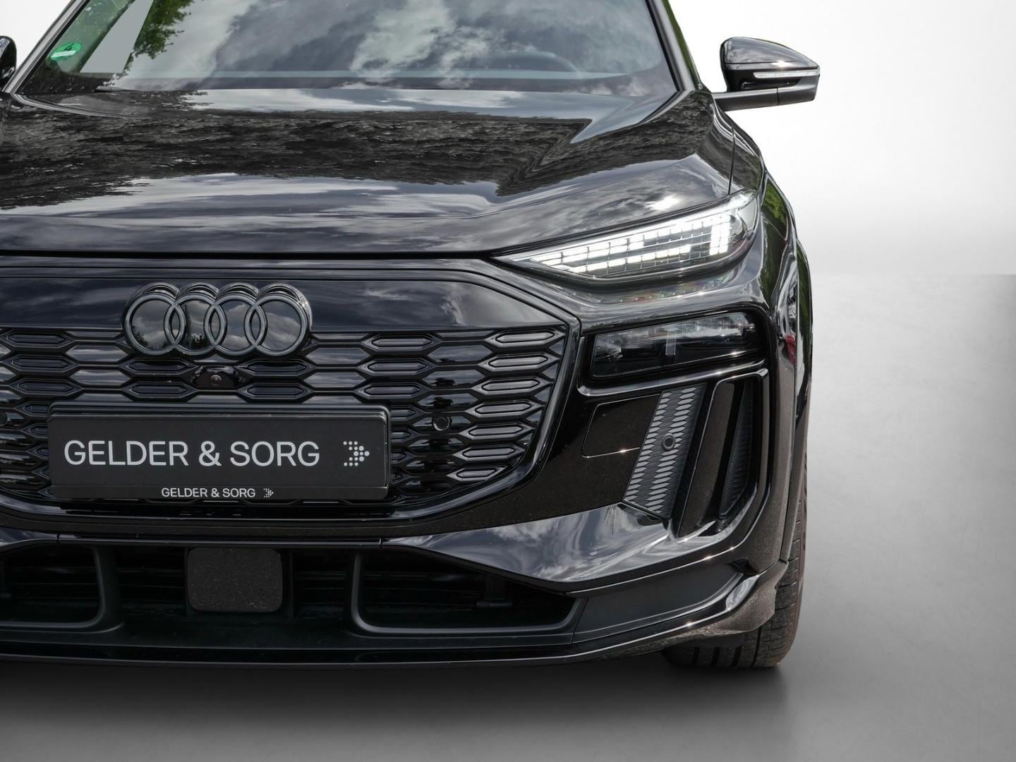 Bild über Audi Q6 Sportback e-tron S line business e-tron quattro 315 kW - für weitere Informationen kontaktieren Sie den Audi Partner