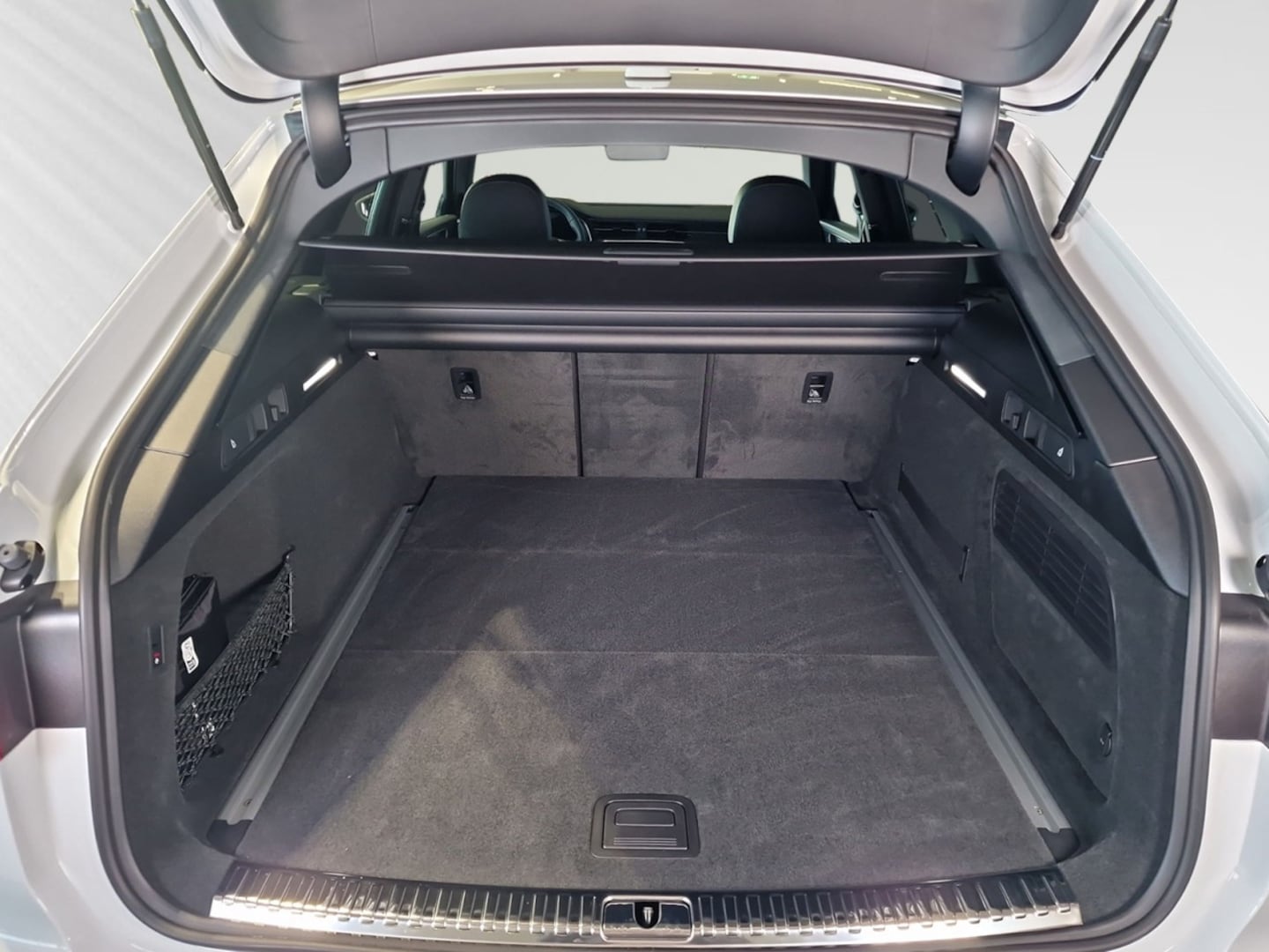 Bild über Audi A6 Avant advanced 40 TDI quattro S tronic - für weitere Informationen kontaktieren Sie den Audi Partner