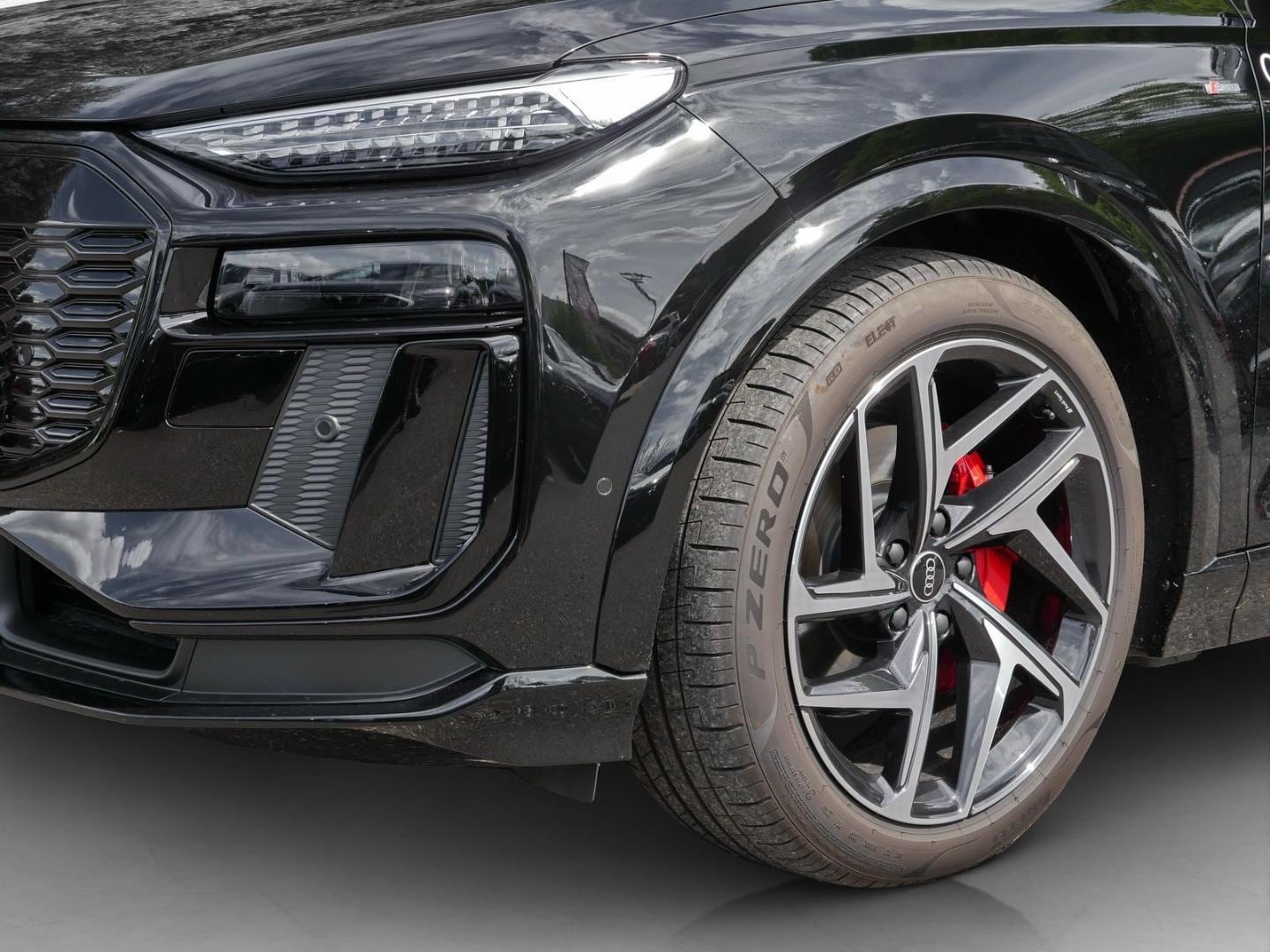 Bild über Audi Q6 Sportback e-tron S line business e-tron quattro 315 kW - für weitere Informationen kontaktieren Sie den Audi Partner