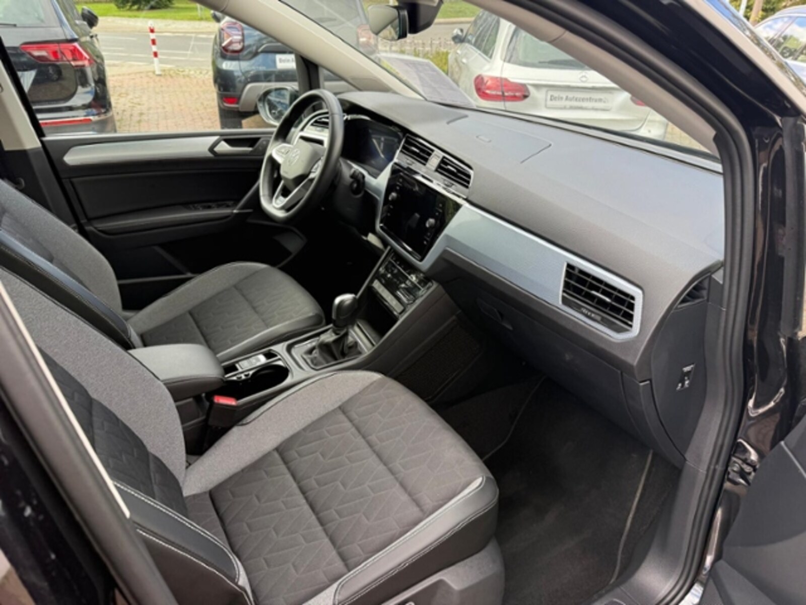 Volkswagen Touran – Bild 9