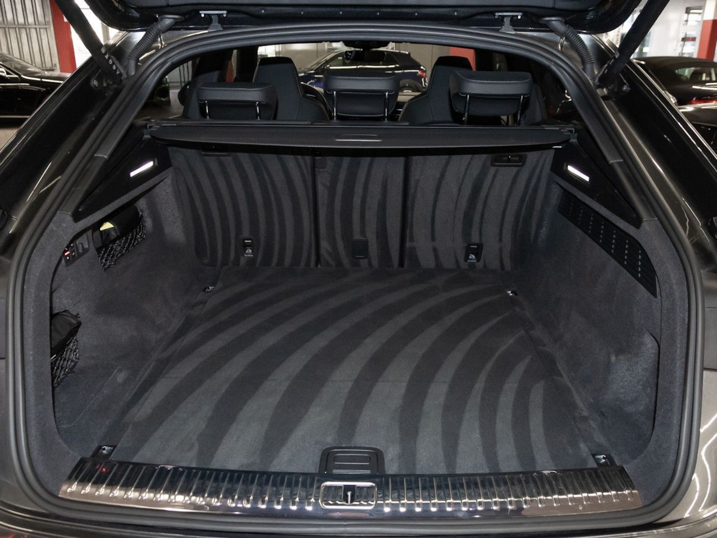 Bild über Audi Q8 competition plus 50 TDI quattro tiptronic - für weitere Informationen kontaktieren Sie den Audi Partner